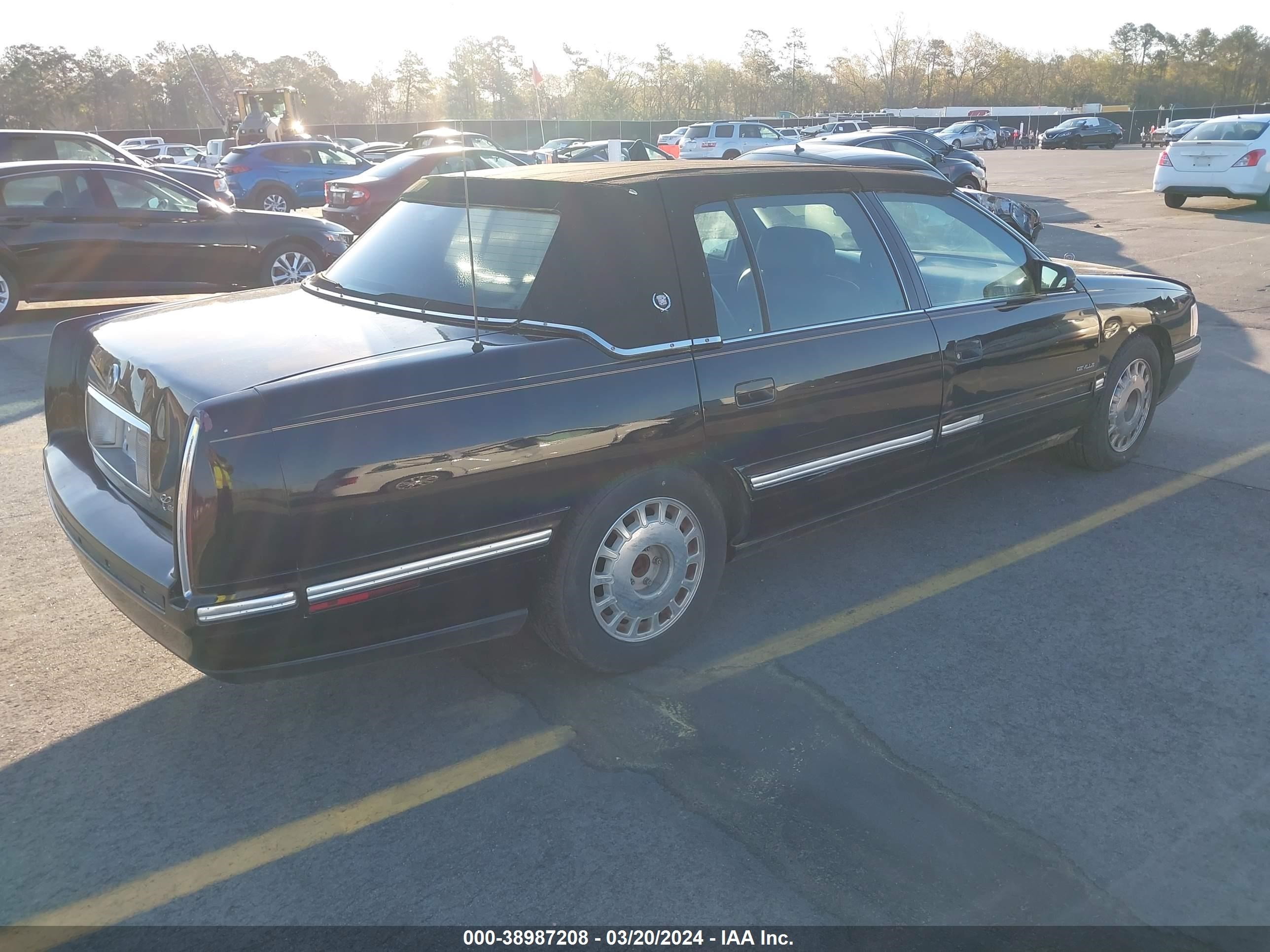 Photo 3 VIN: 1G6KD54YXWU807690 - CADILLAC DE VILLE 