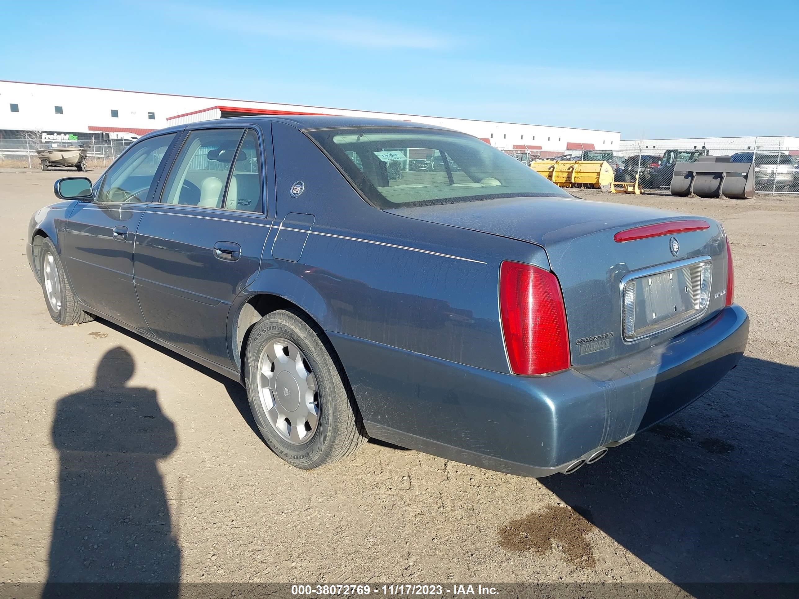 Photo 2 VIN: 1G6KD54YXYU250721 - CADILLAC DE VILLE 