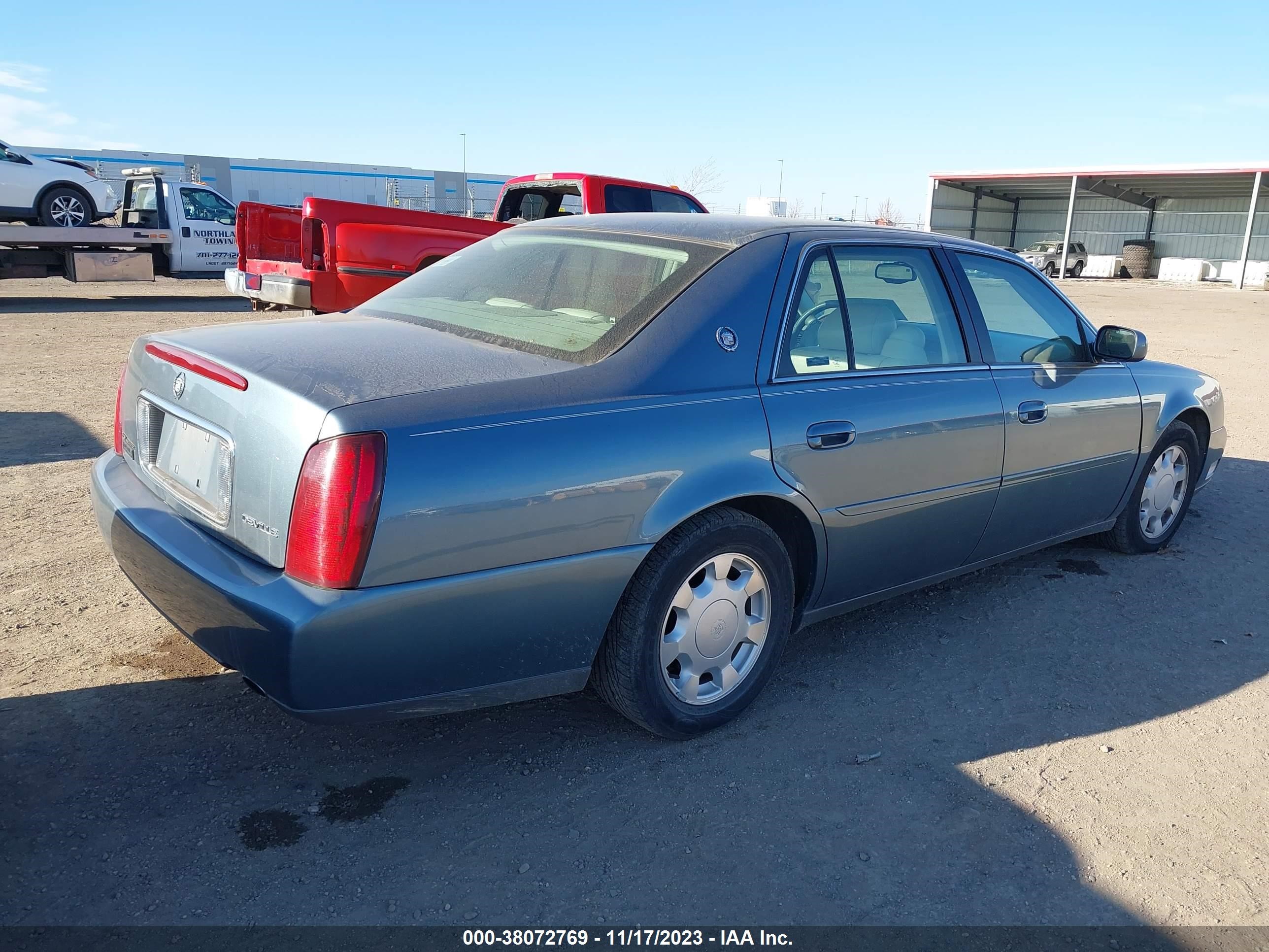 Photo 3 VIN: 1G6KD54YXYU250721 - CADILLAC DE VILLE 