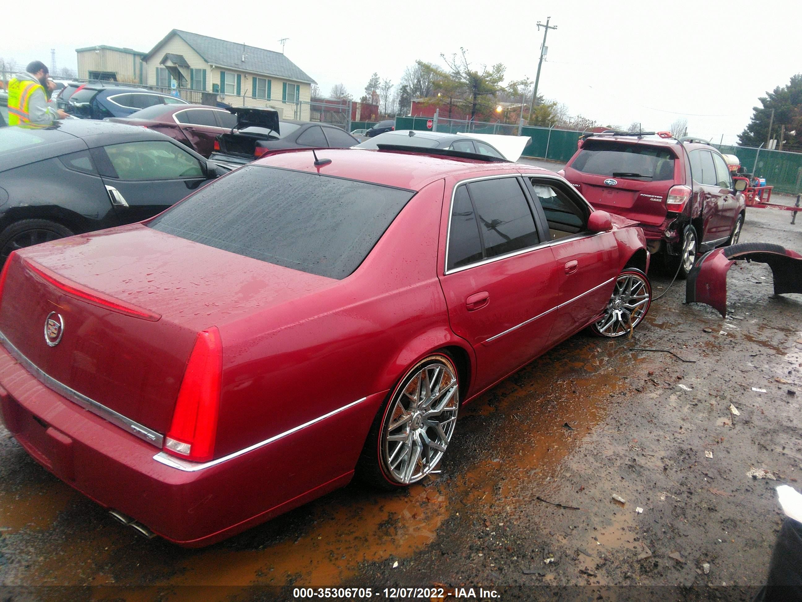 Photo 3 VIN: 1G6KD57947U129640 - CADILLAC DTS 