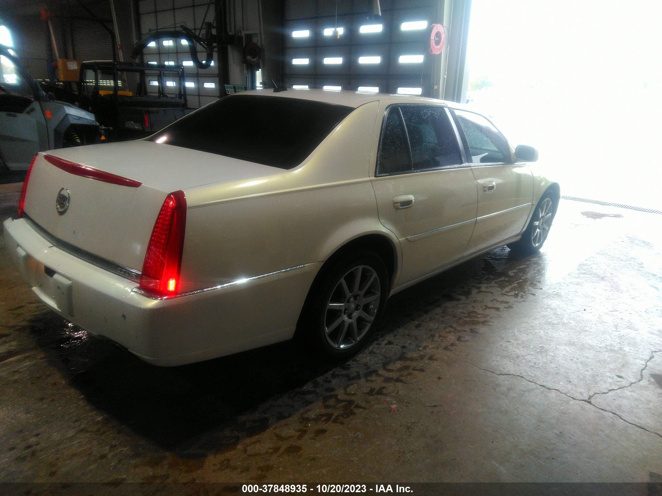 Photo 3 VIN: 1G6KD57956U179932 - CADILLAC DTS 