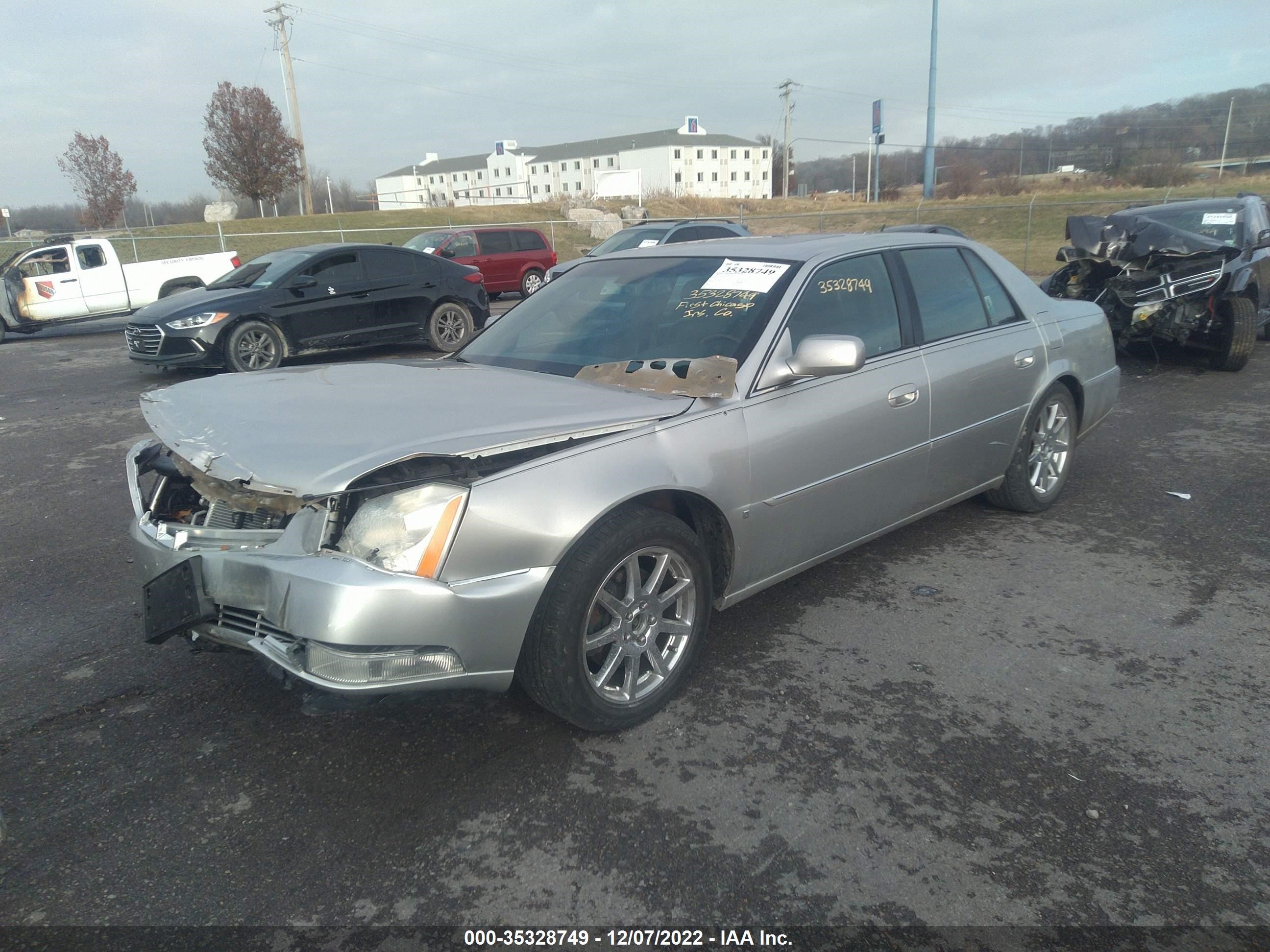 Photo 1 VIN: 1G6KD57977U216772 - CADILLAC DTS 