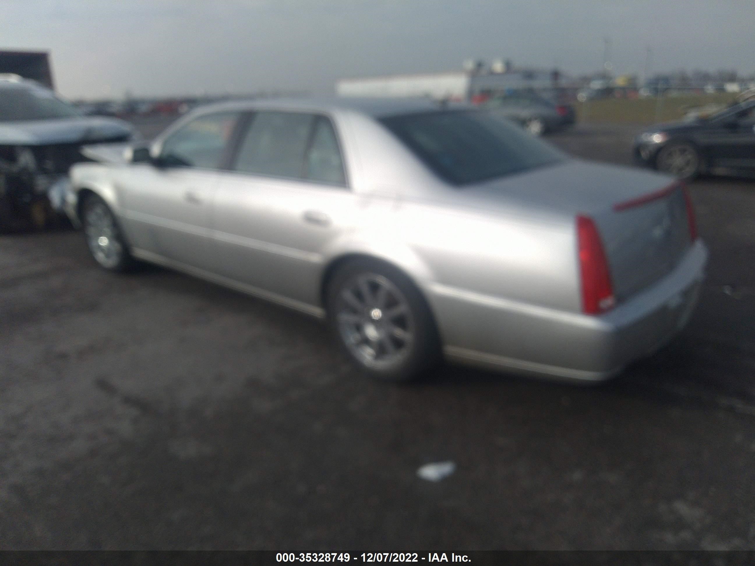 Photo 2 VIN: 1G6KD57977U216772 - CADILLAC DTS 