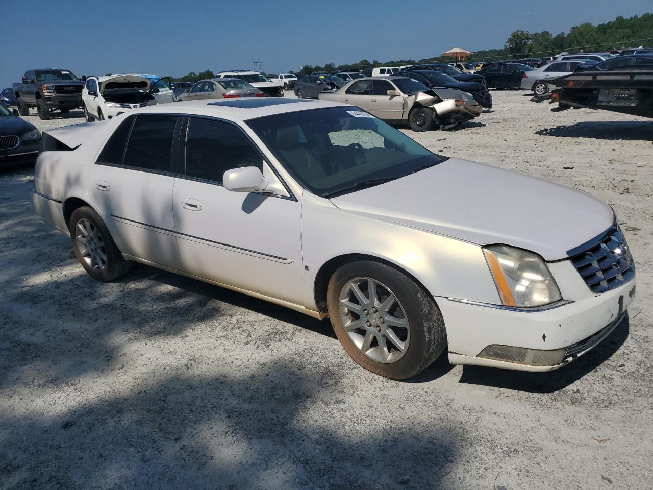 Photo 3 VIN: 1G6KD57986U136878 - CADILLAC DTS 