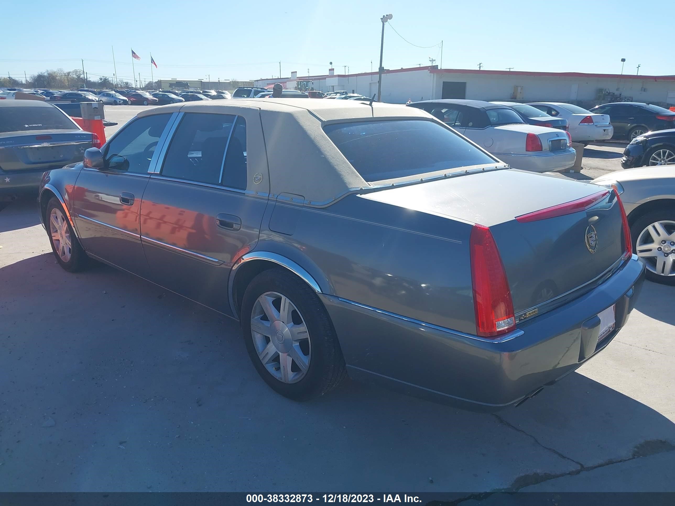 Photo 2 VIN: 1G6KD57Y06U113893 - CADILLAC DTS 