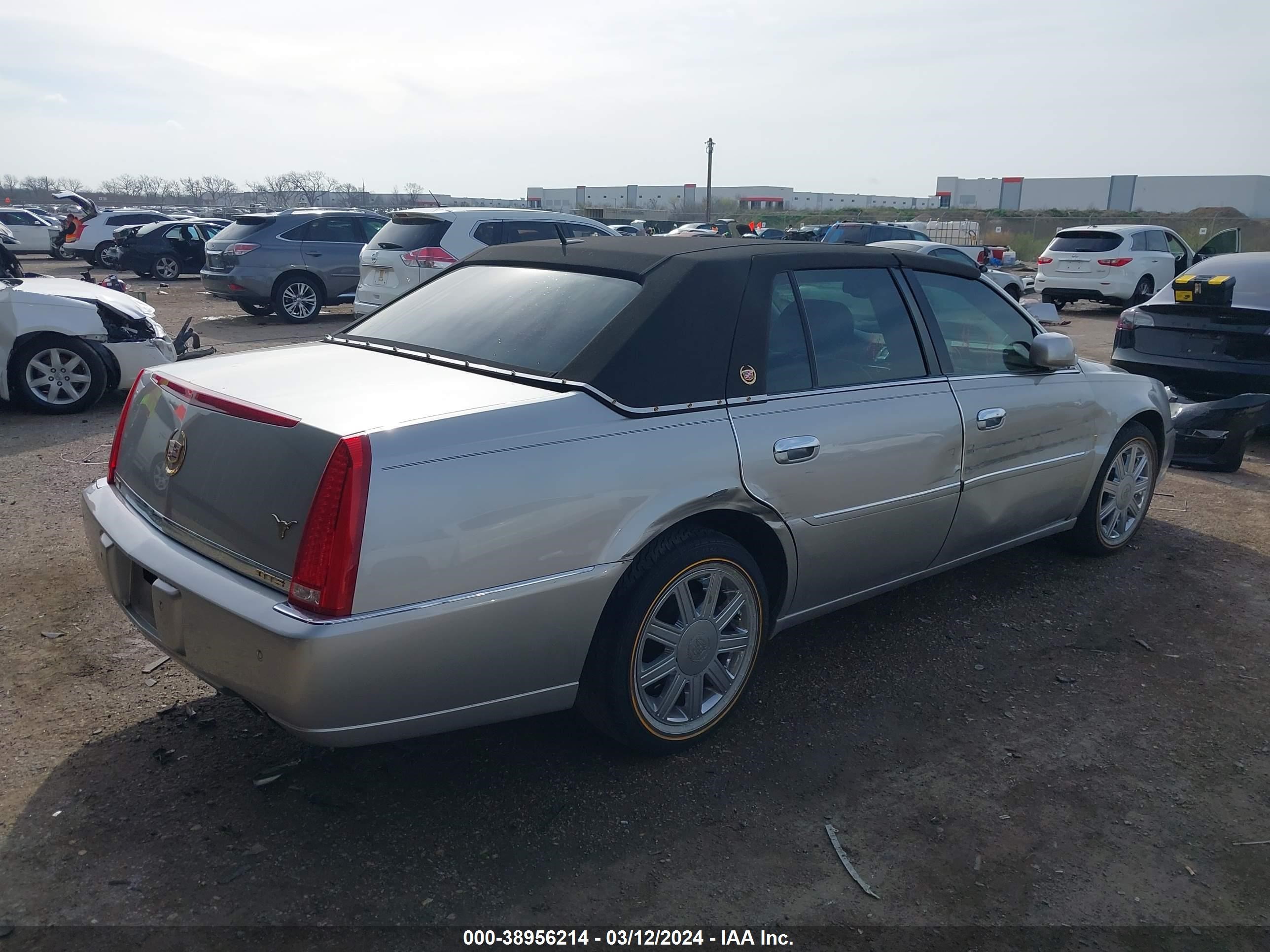 Photo 3 VIN: 1G6KD57Y06U207546 - CADILLAC DTS 