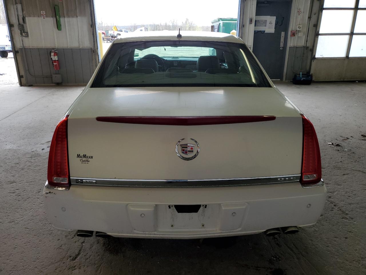 Photo 5 VIN: 1G6KD57Y06U220216 - CADILLAC DTS 