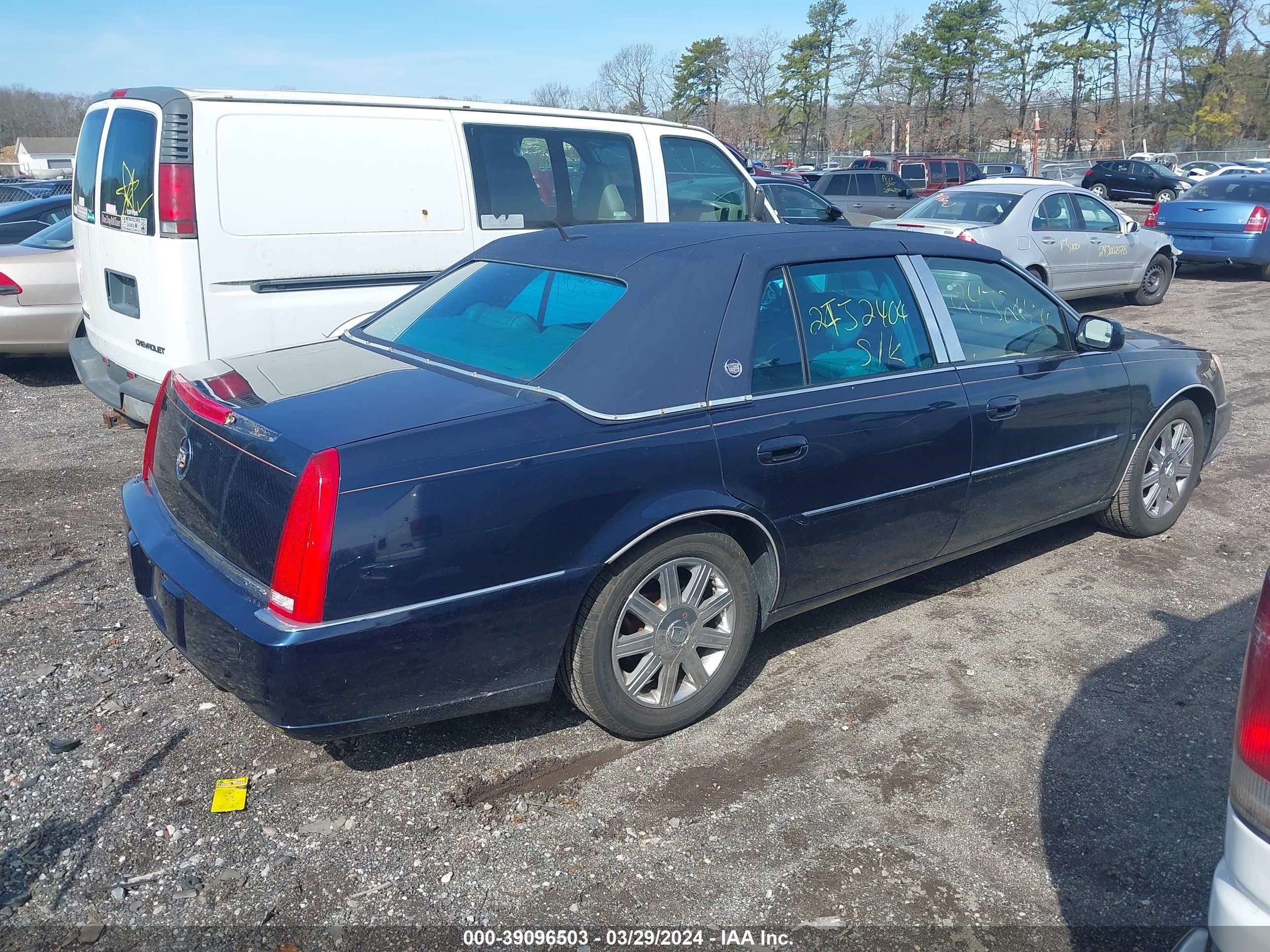 Photo 3 VIN: 1G6KD57Y07U111191 - CADILLAC DTS 