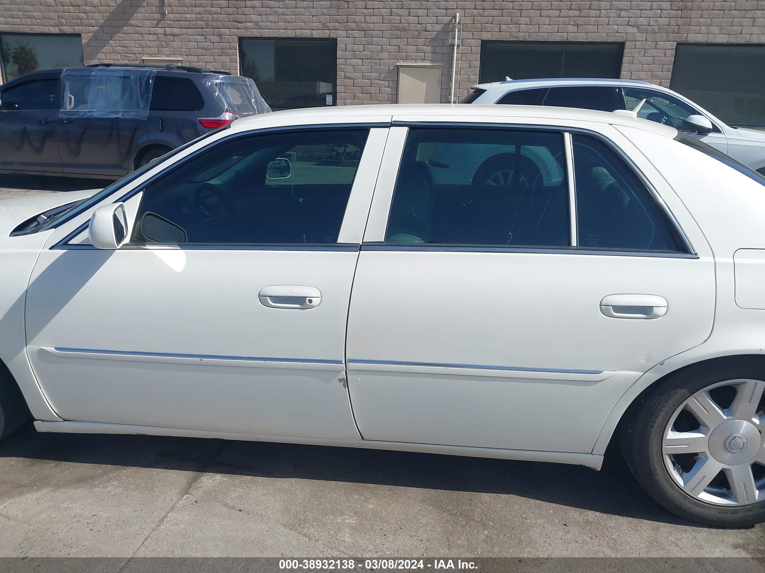 Photo 13 VIN: 1G6KD57Y07U186750 - CADILLAC DTS 