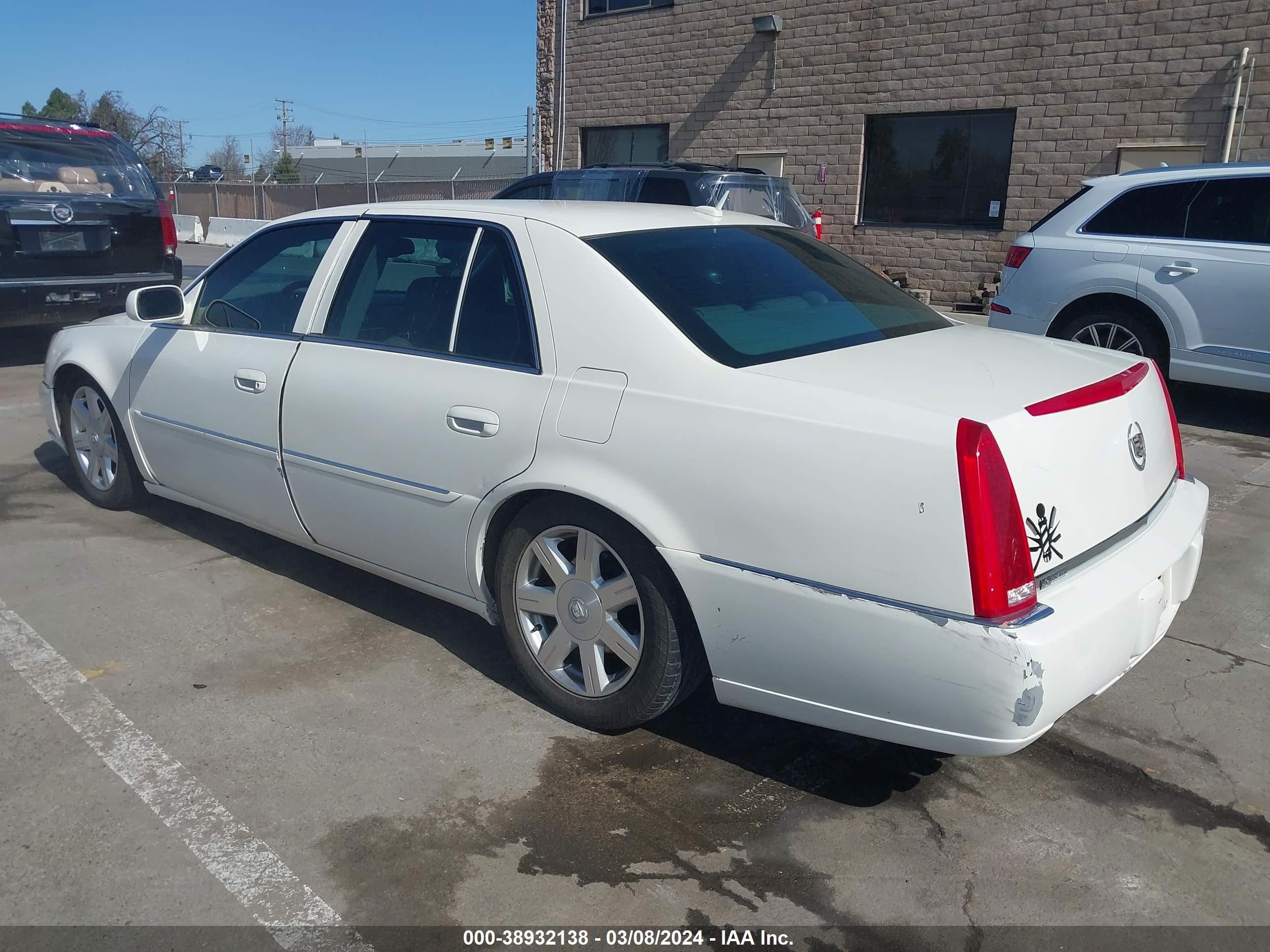 Photo 2 VIN: 1G6KD57Y07U186750 - CADILLAC DTS 