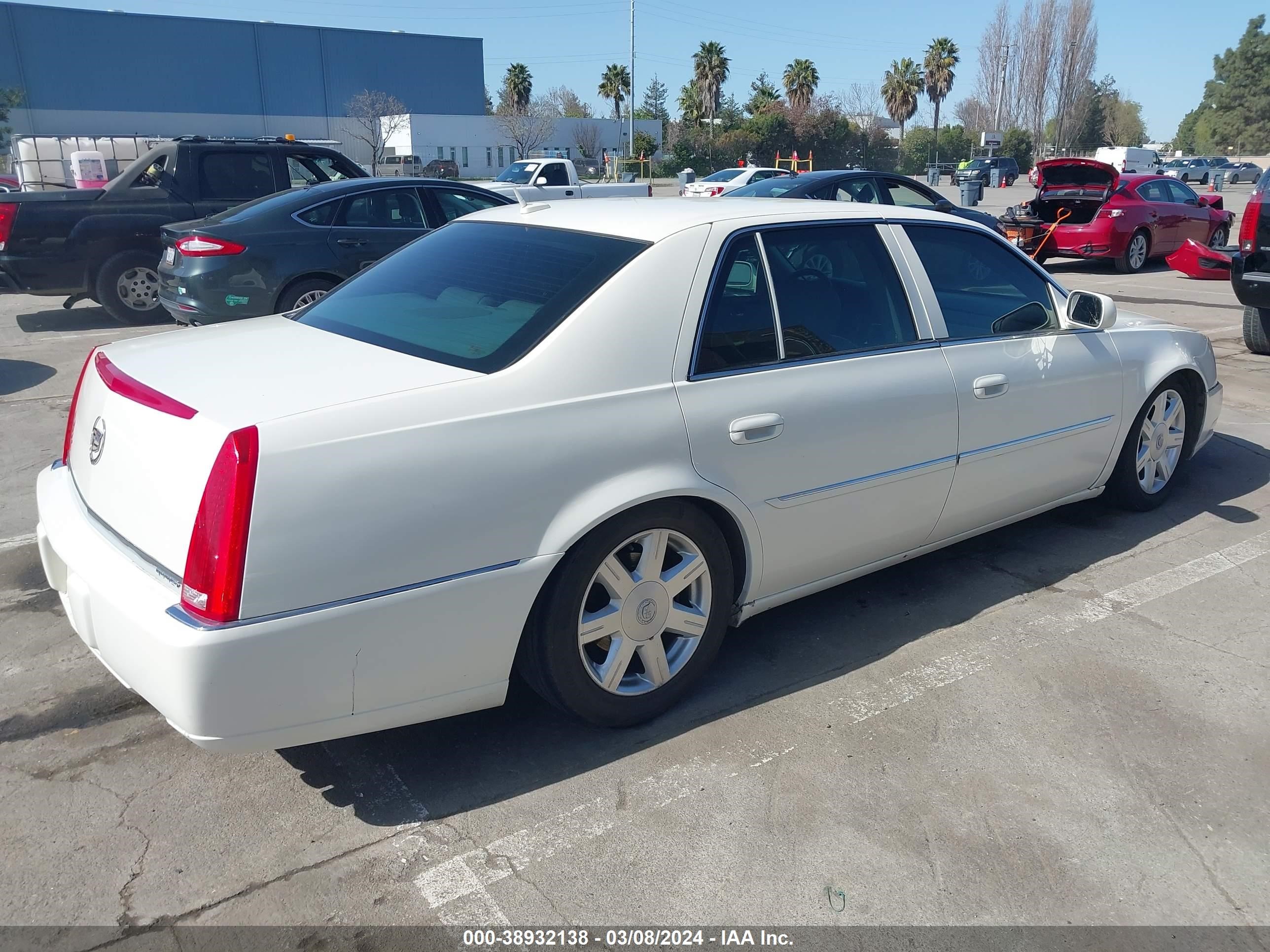 Photo 3 VIN: 1G6KD57Y07U186750 - CADILLAC DTS 