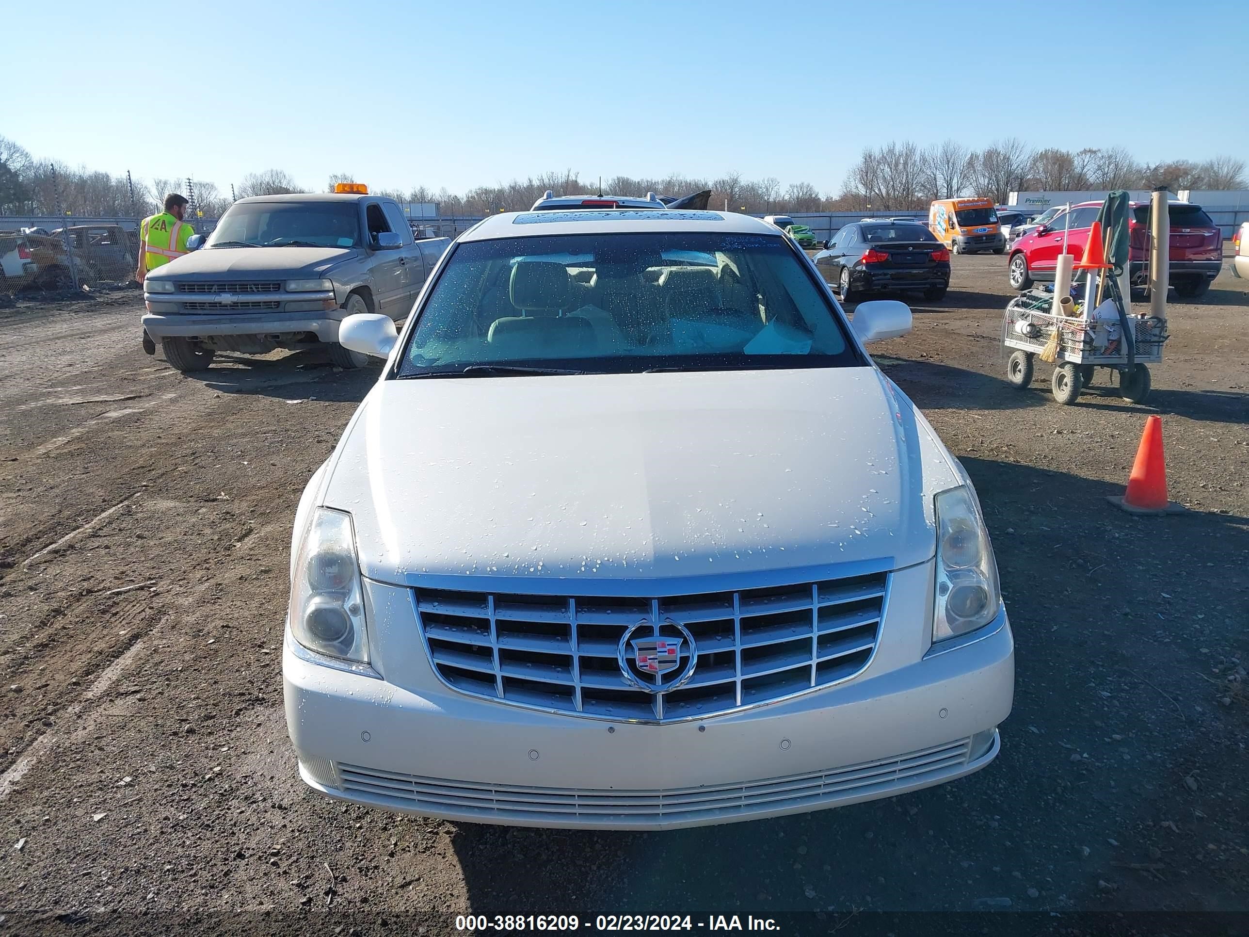 Photo 11 VIN: 1G6KD57Y08U104694 - CADILLAC DTS 