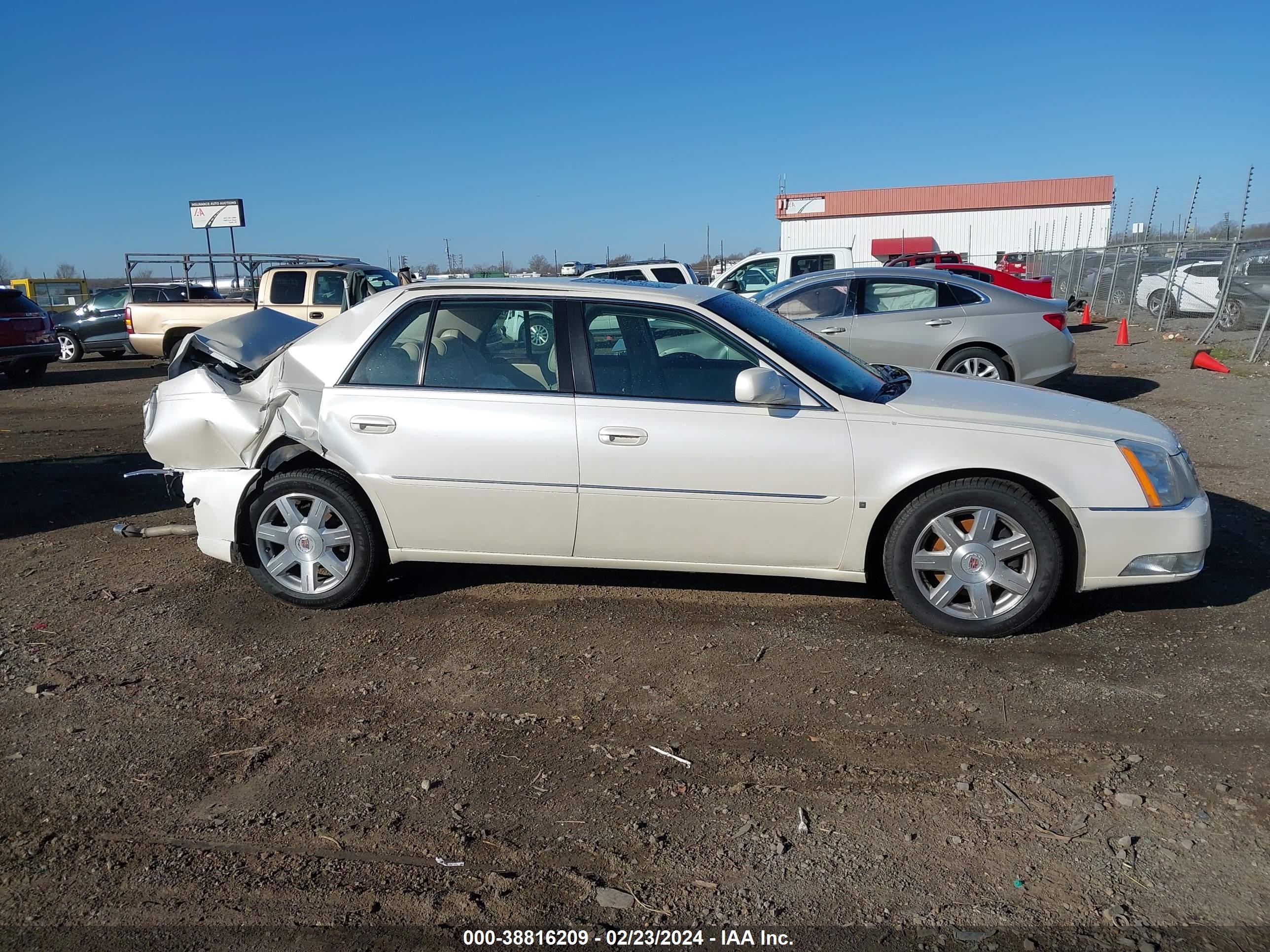 Photo 12 VIN: 1G6KD57Y08U104694 - CADILLAC DTS 