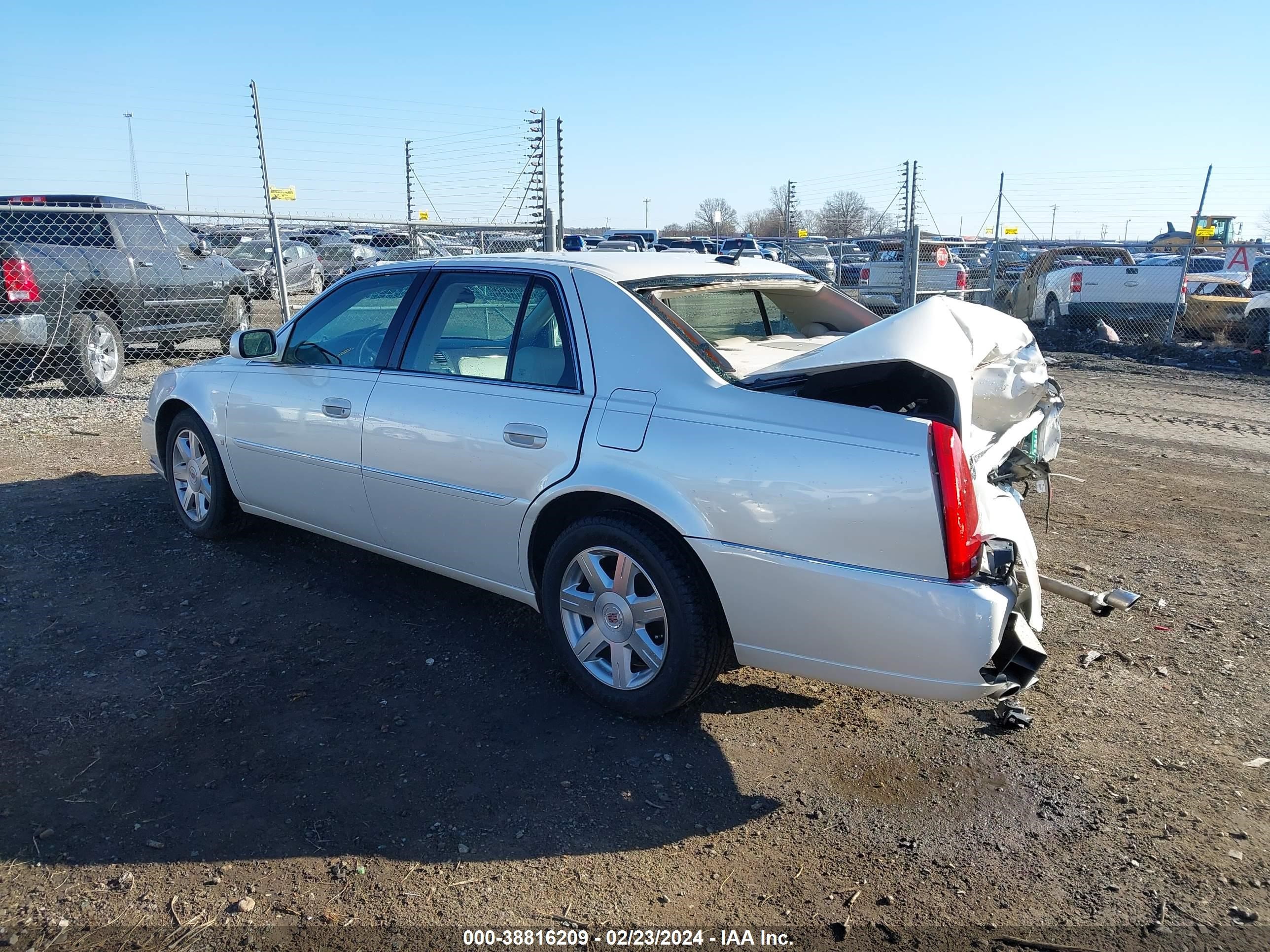 Photo 2 VIN: 1G6KD57Y08U104694 - CADILLAC DTS 