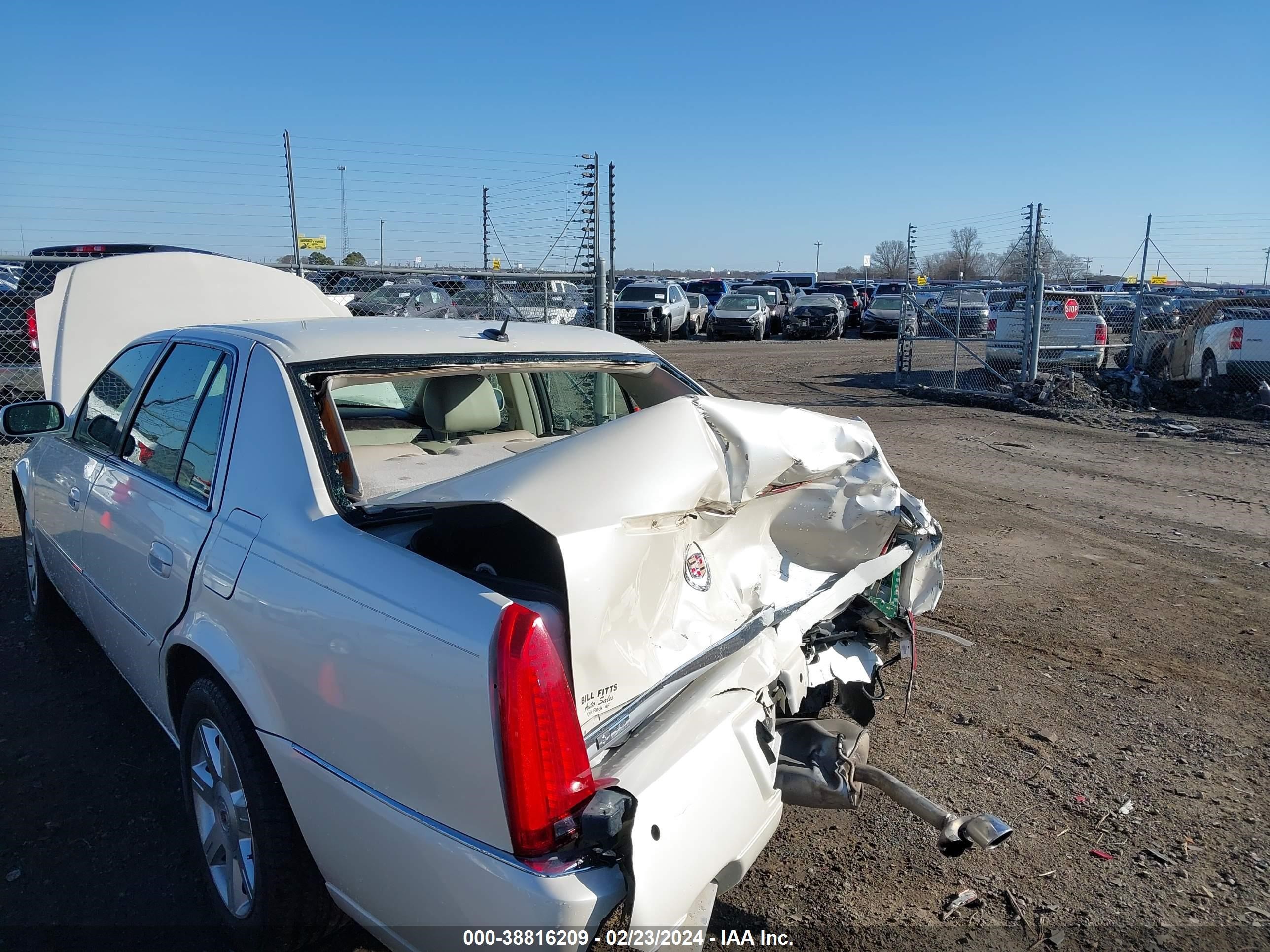 Photo 5 VIN: 1G6KD57Y08U104694 - CADILLAC DTS 