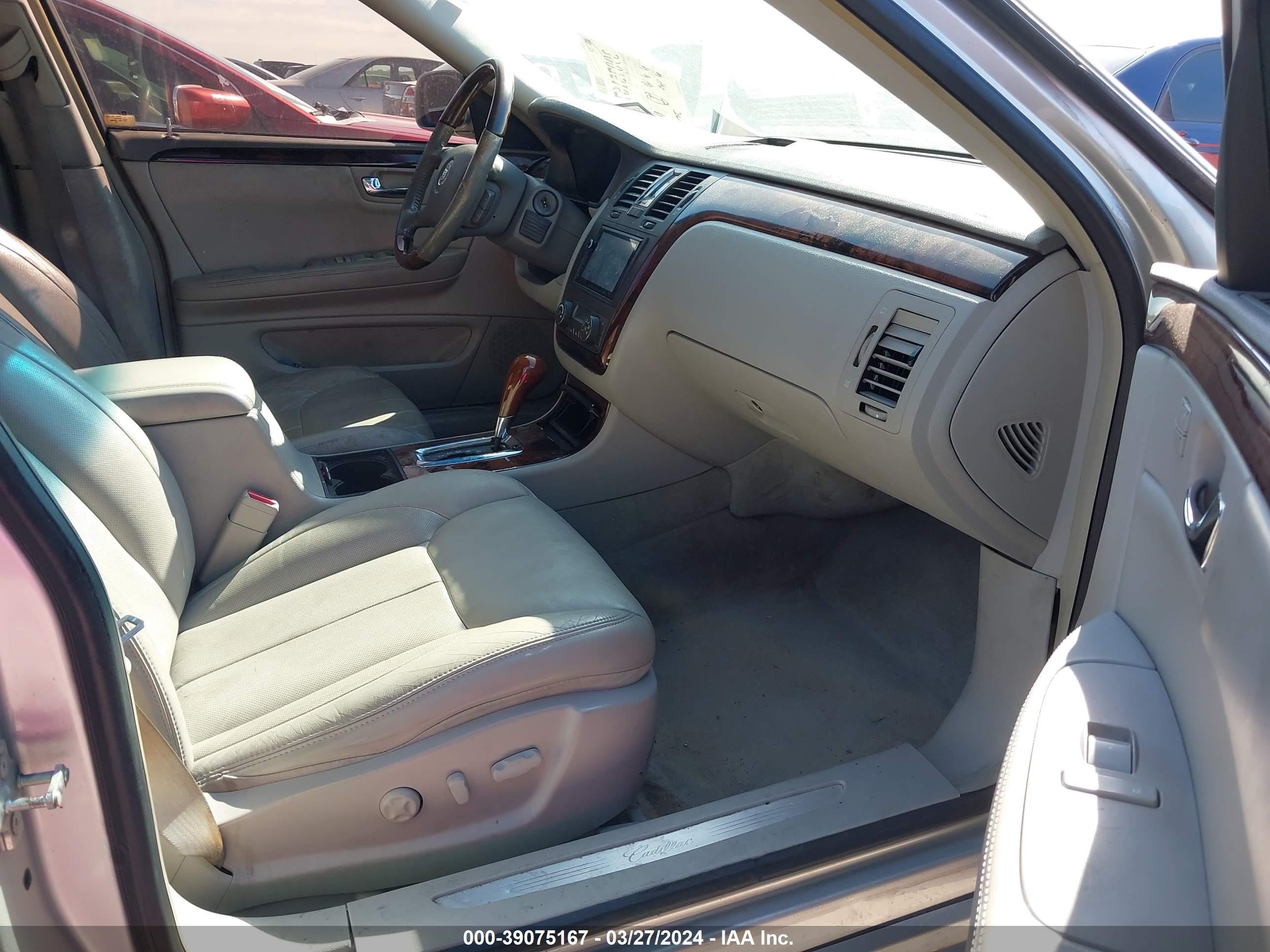 Photo 4 VIN: 1G6KD57Y09U106737 - CADILLAC DTS 