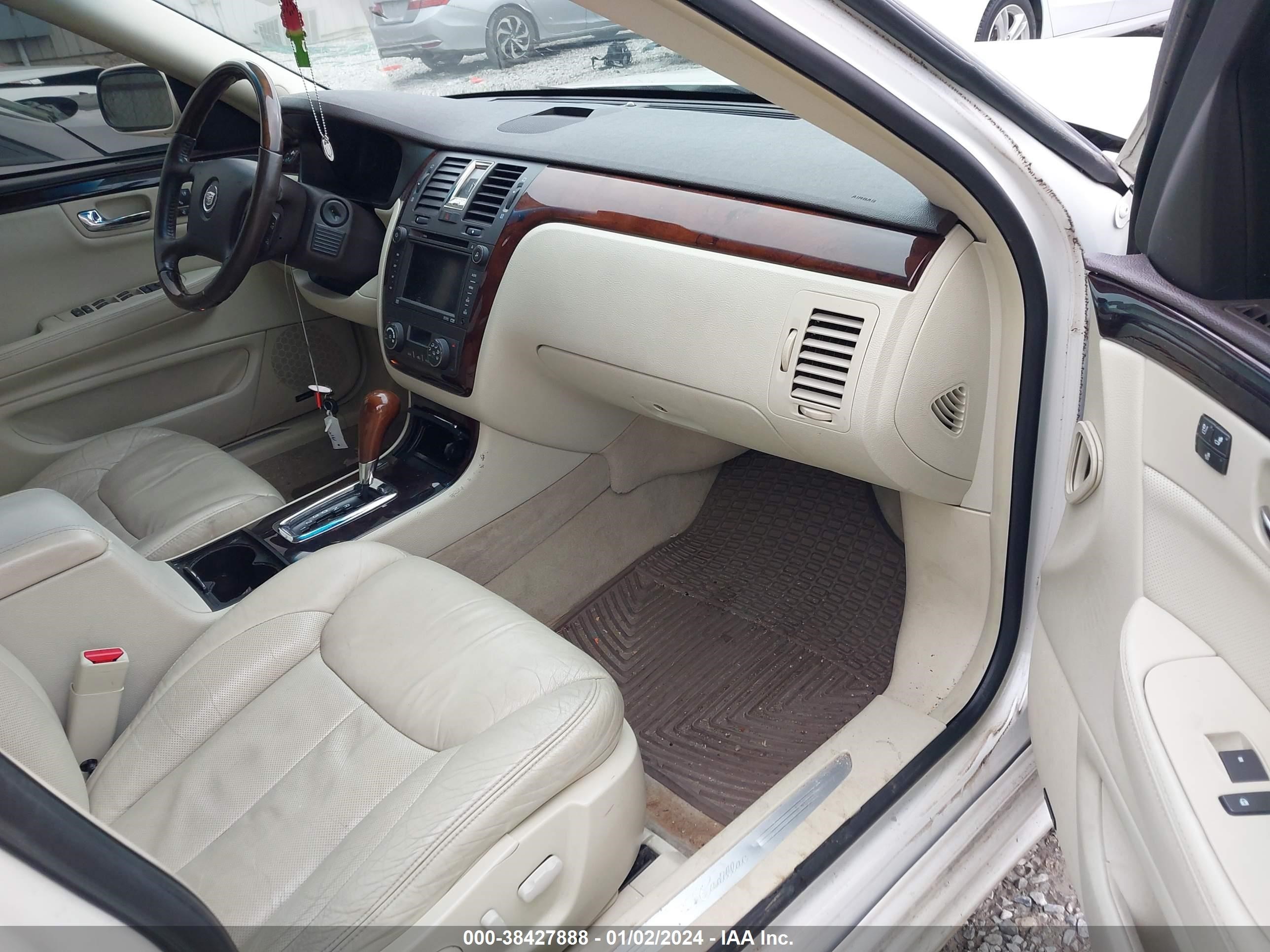 Photo 4 VIN: 1G6KD57Y09U129953 - CADILLAC DTS 