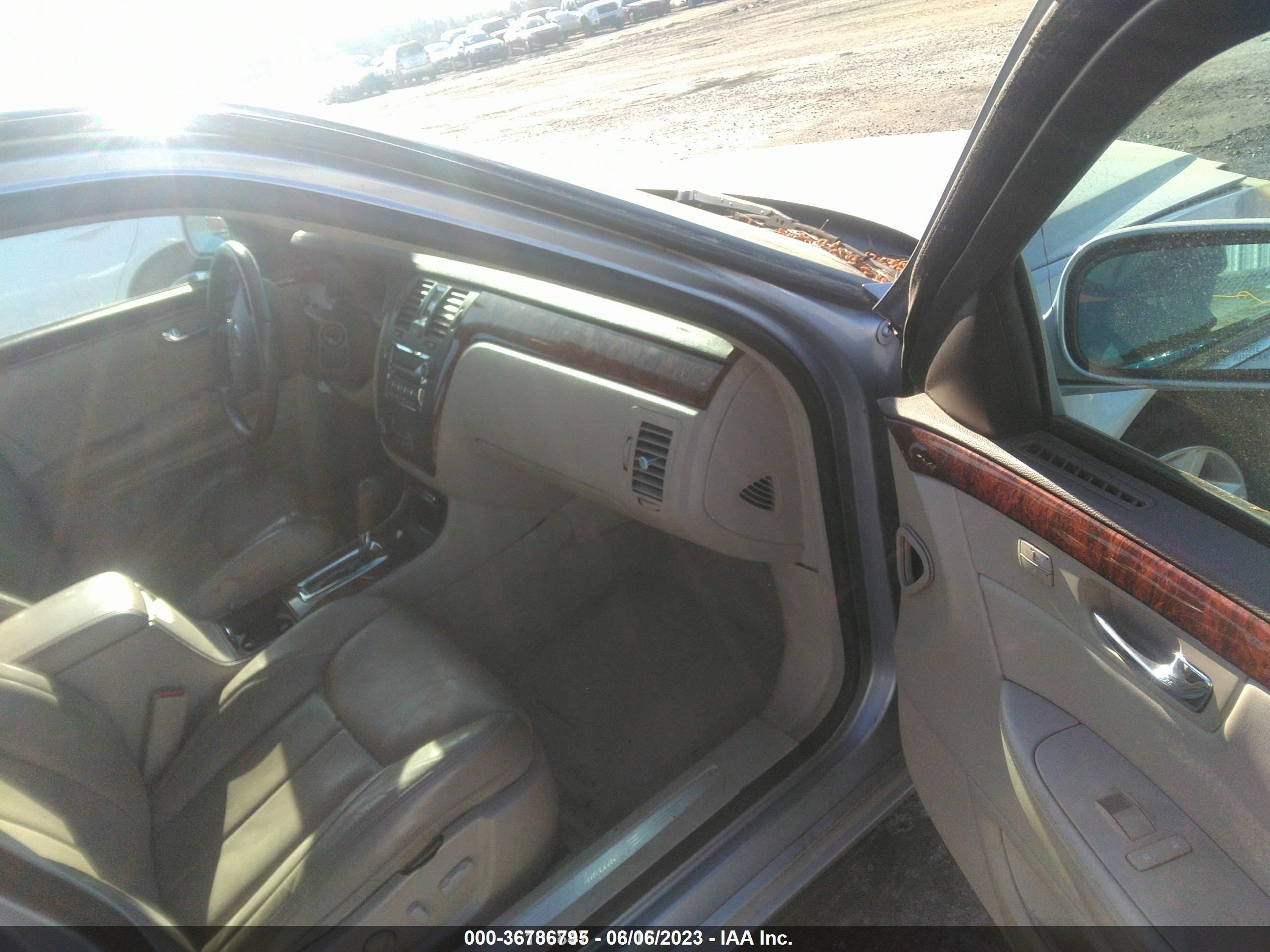 Photo 4 VIN: 1G6KD57Y16U183726 - CADILLAC DTS 