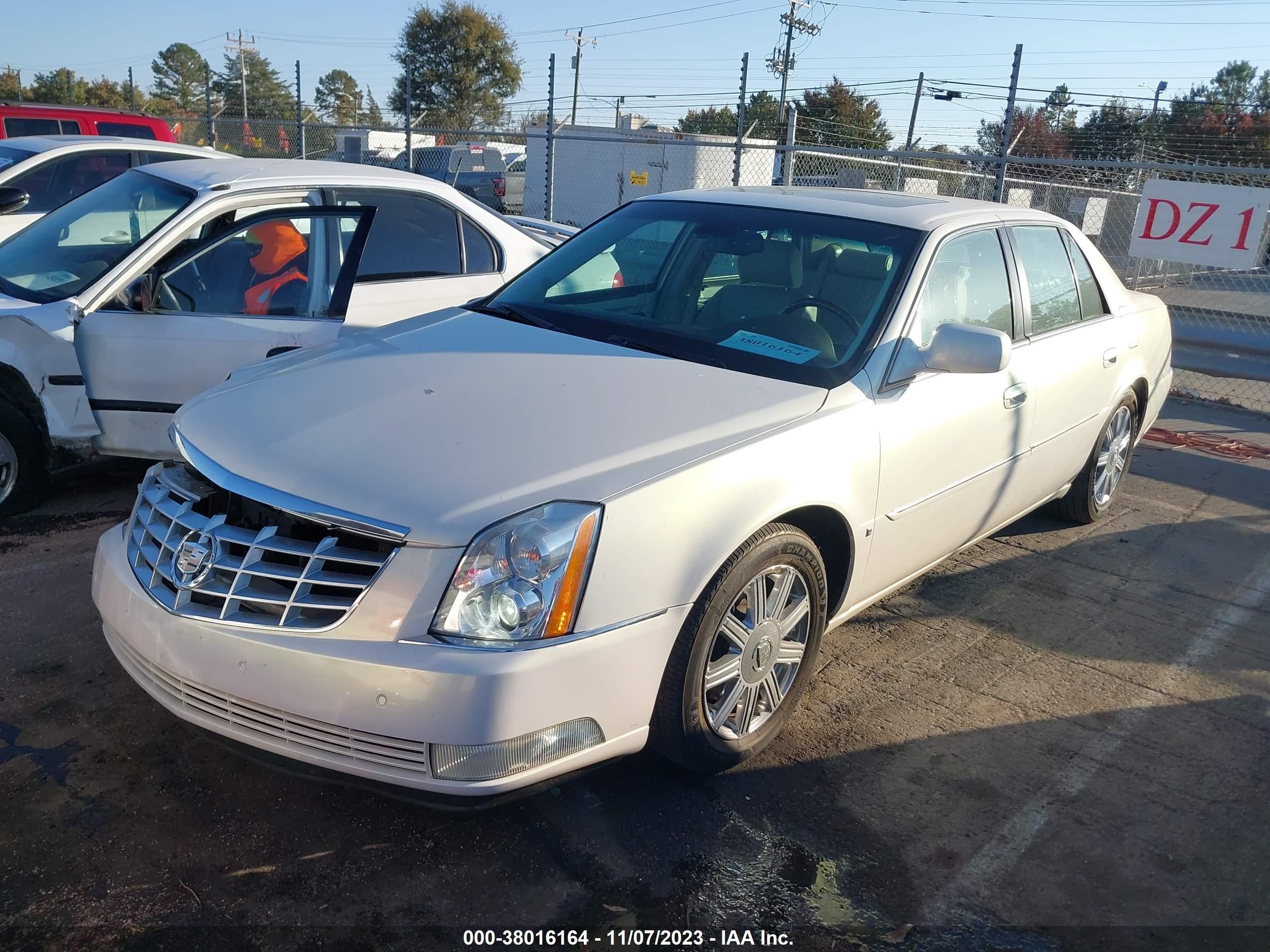 Photo 1 VIN: 1G6KD57Y17U134317 - CADILLAC DTS 