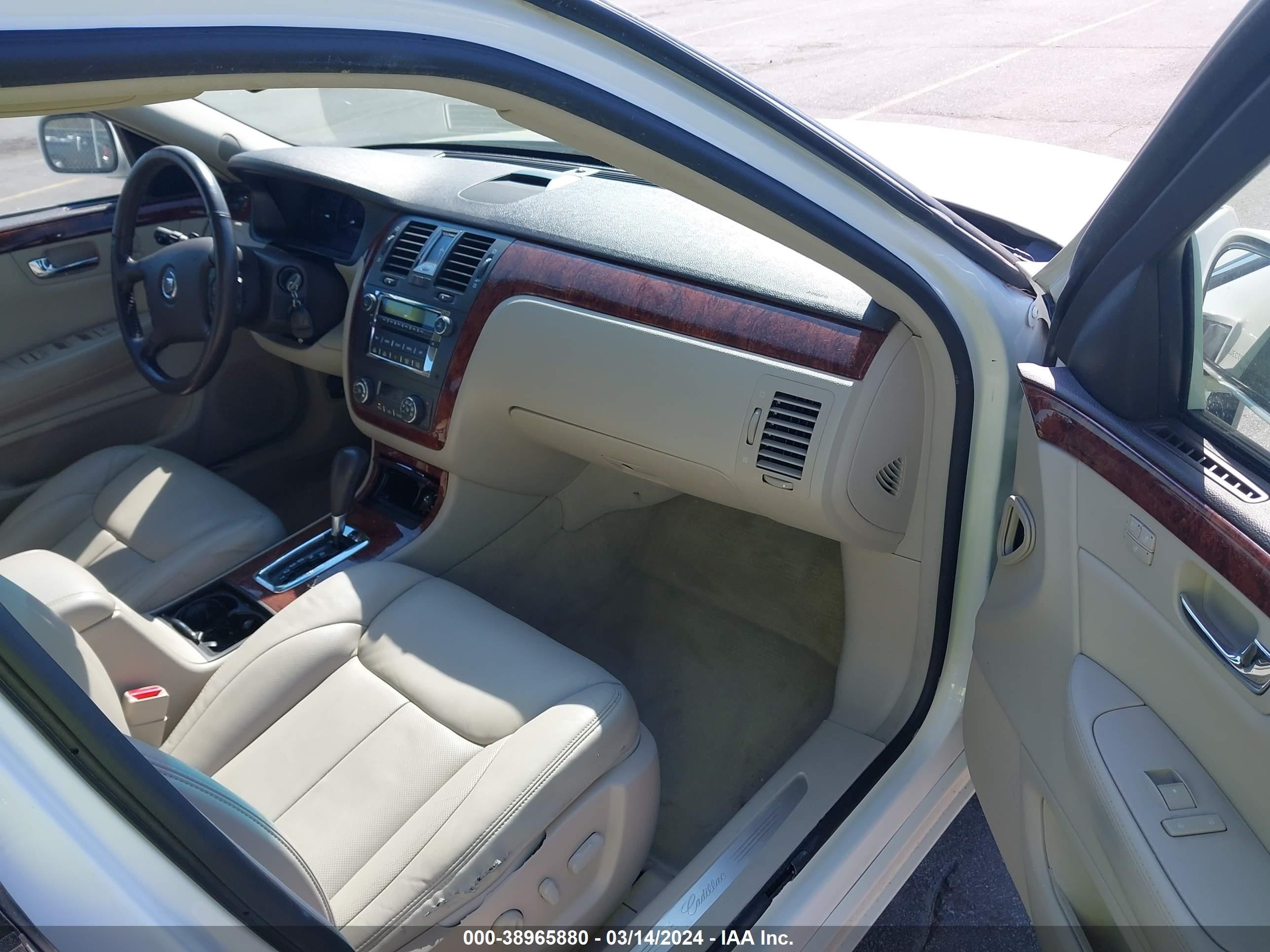 Photo 4 VIN: 1G6KD57Y17U223434 - CADILLAC DTS 