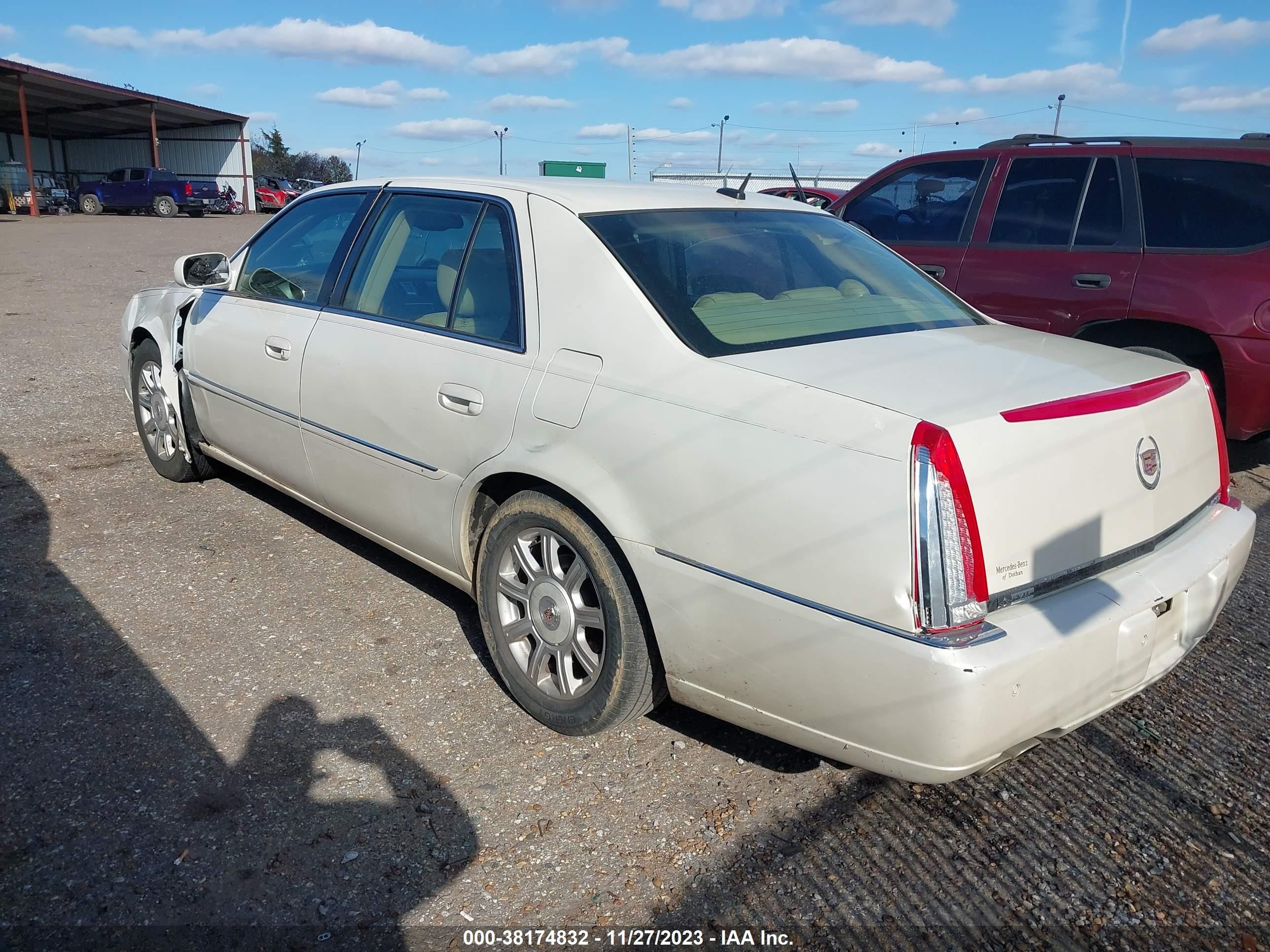 Photo 2 VIN: 1G6KD57Y18U130575 - CADILLAC DTS 