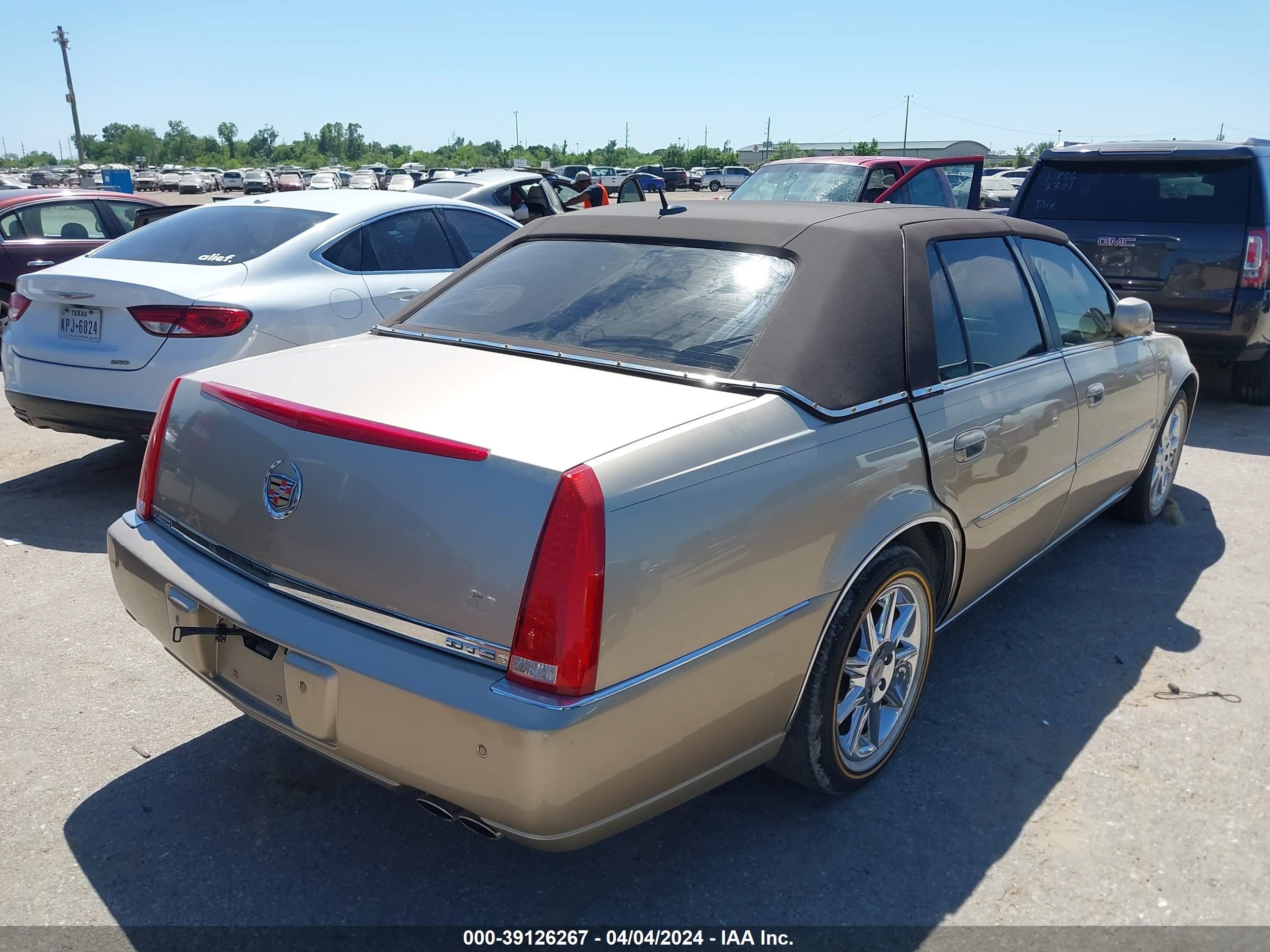 Photo 3 VIN: 1G6KD57Y26U209525 - CADILLAC DTS 