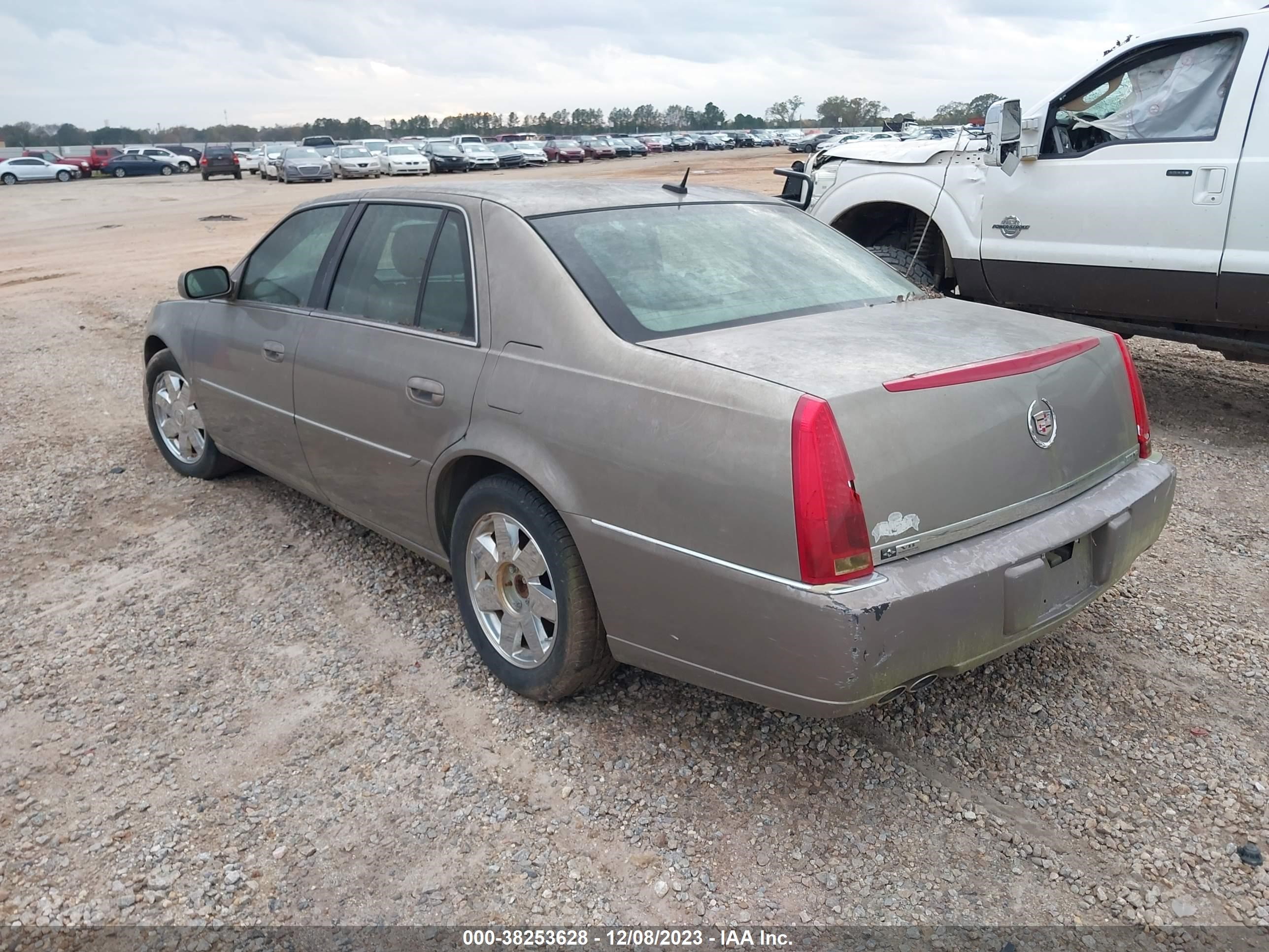 Photo 2 VIN: 1G6KD57Y27U175295 - CADILLAC DTS 