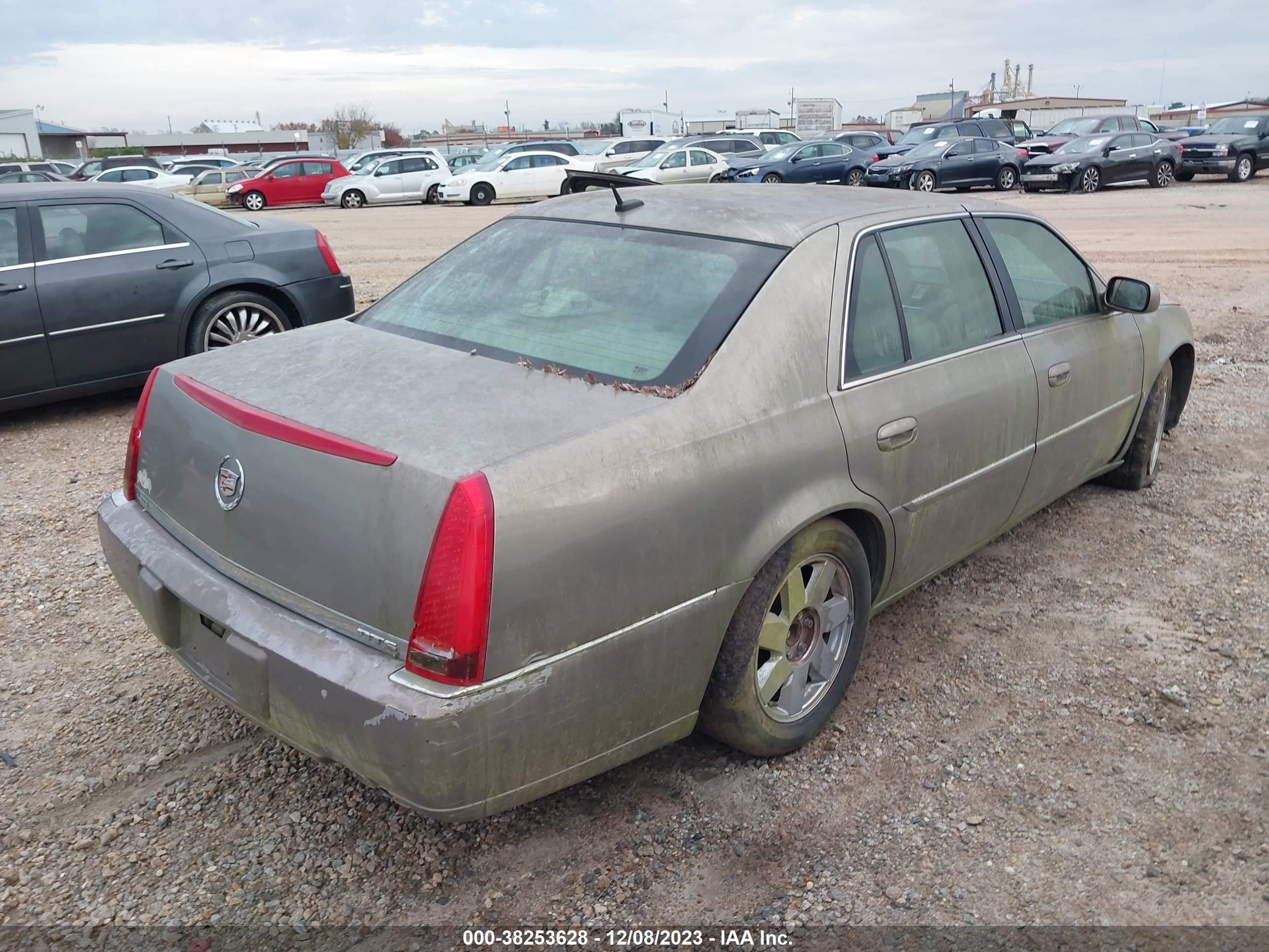 Photo 3 VIN: 1G6KD57Y27U175295 - CADILLAC DTS 