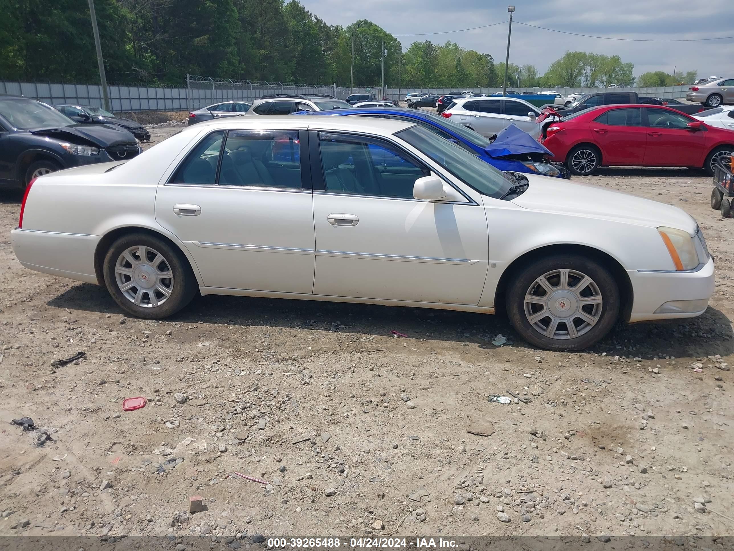 Photo 12 VIN: 1G6KD57Y28U155050 - CADILLAC DTS 