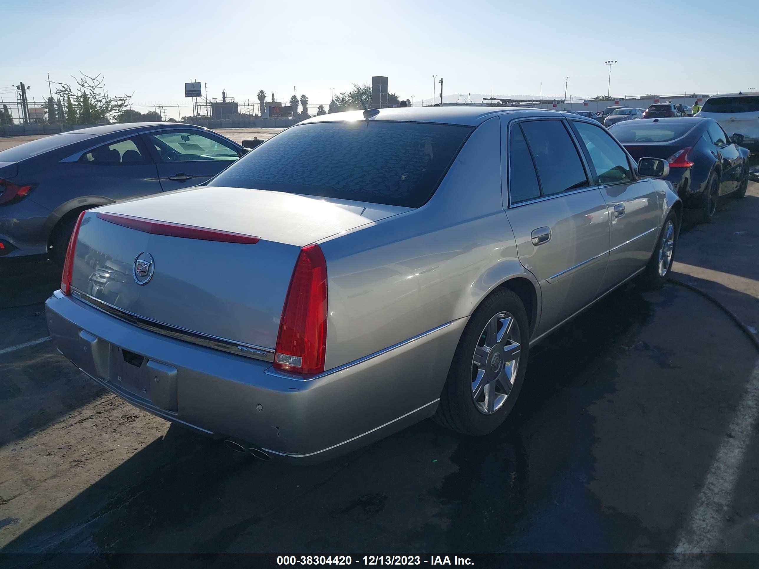 Photo 3 VIN: 1G6KD57Y37U130852 - CADILLAC DTS 