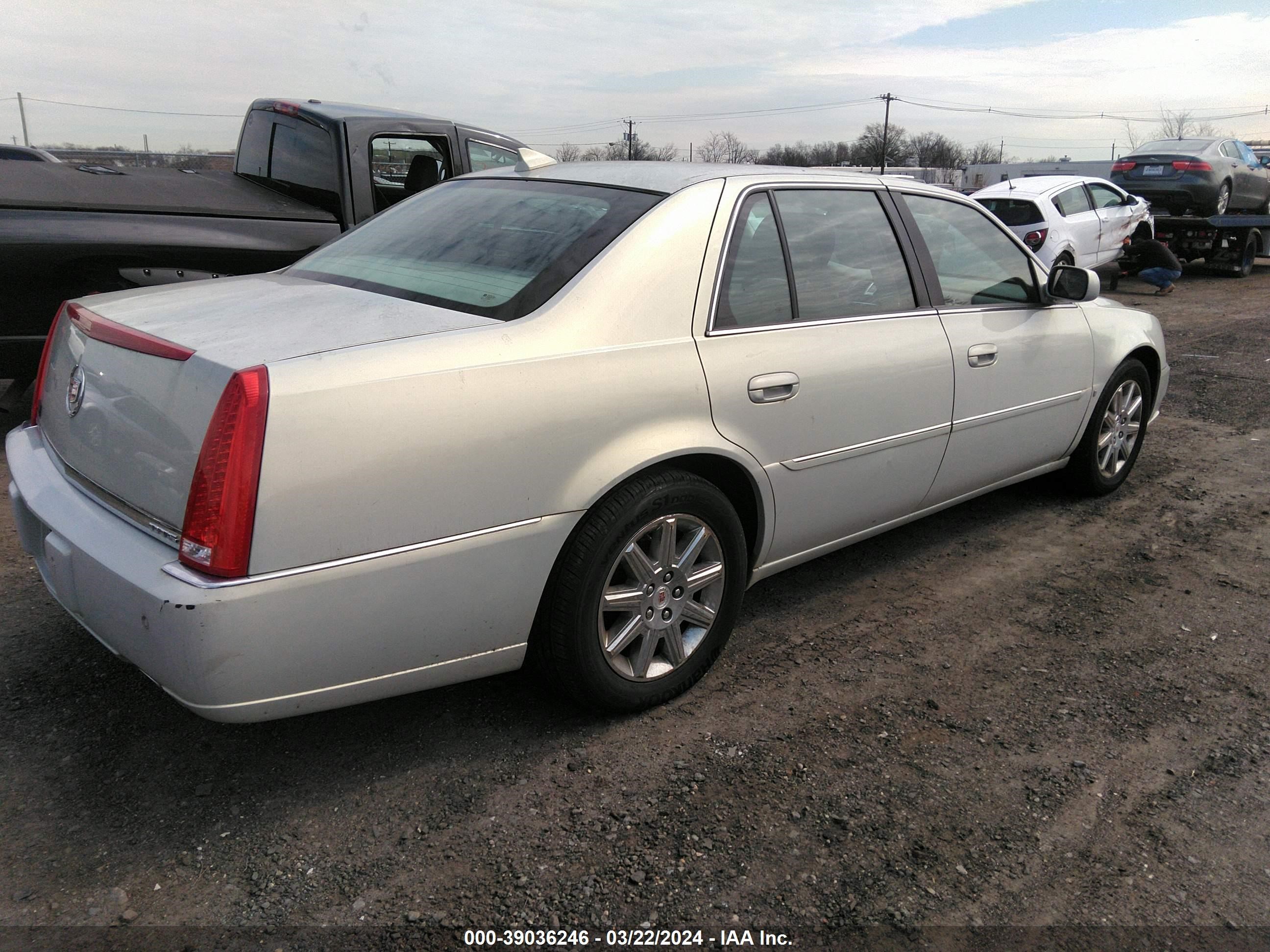 Photo 3 VIN: 1G6KD57Y39U145841 - CADILLAC DTS 