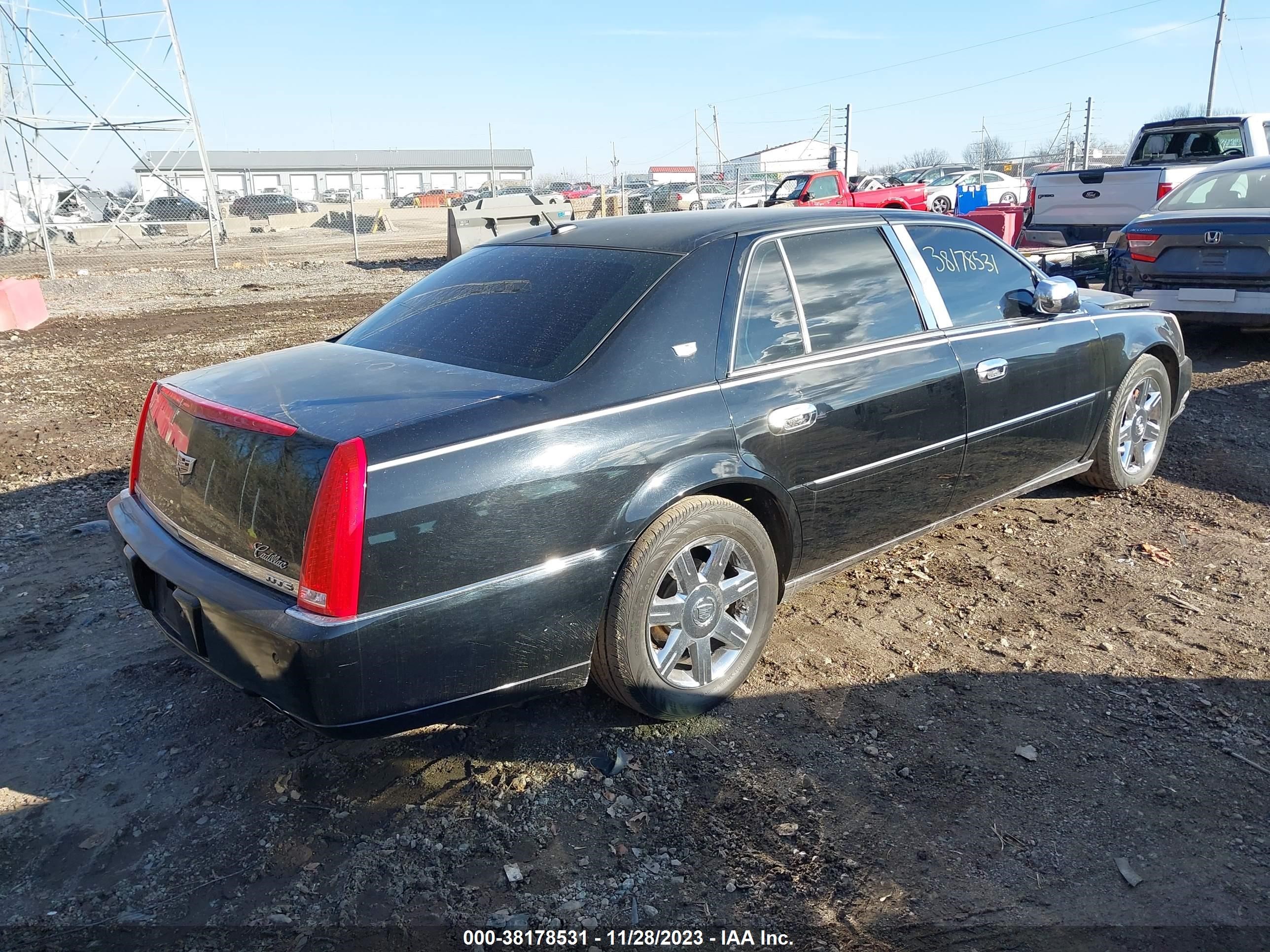 Photo 3 VIN: 1G6KD57Y46U129305 - CADILLAC DTS 