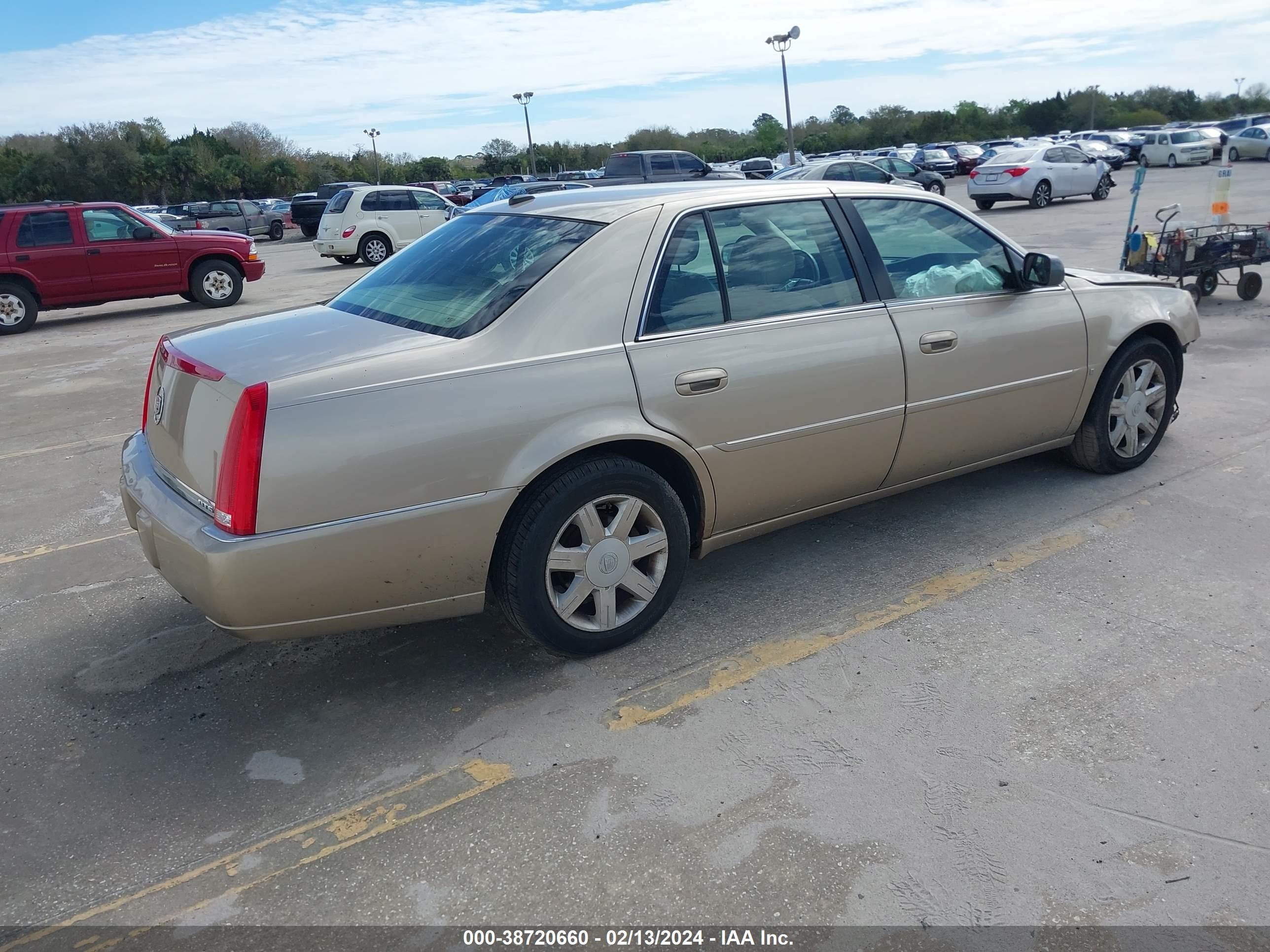 Photo 3 VIN: 1G6KD57Y46U182909 - CADILLAC DTS 