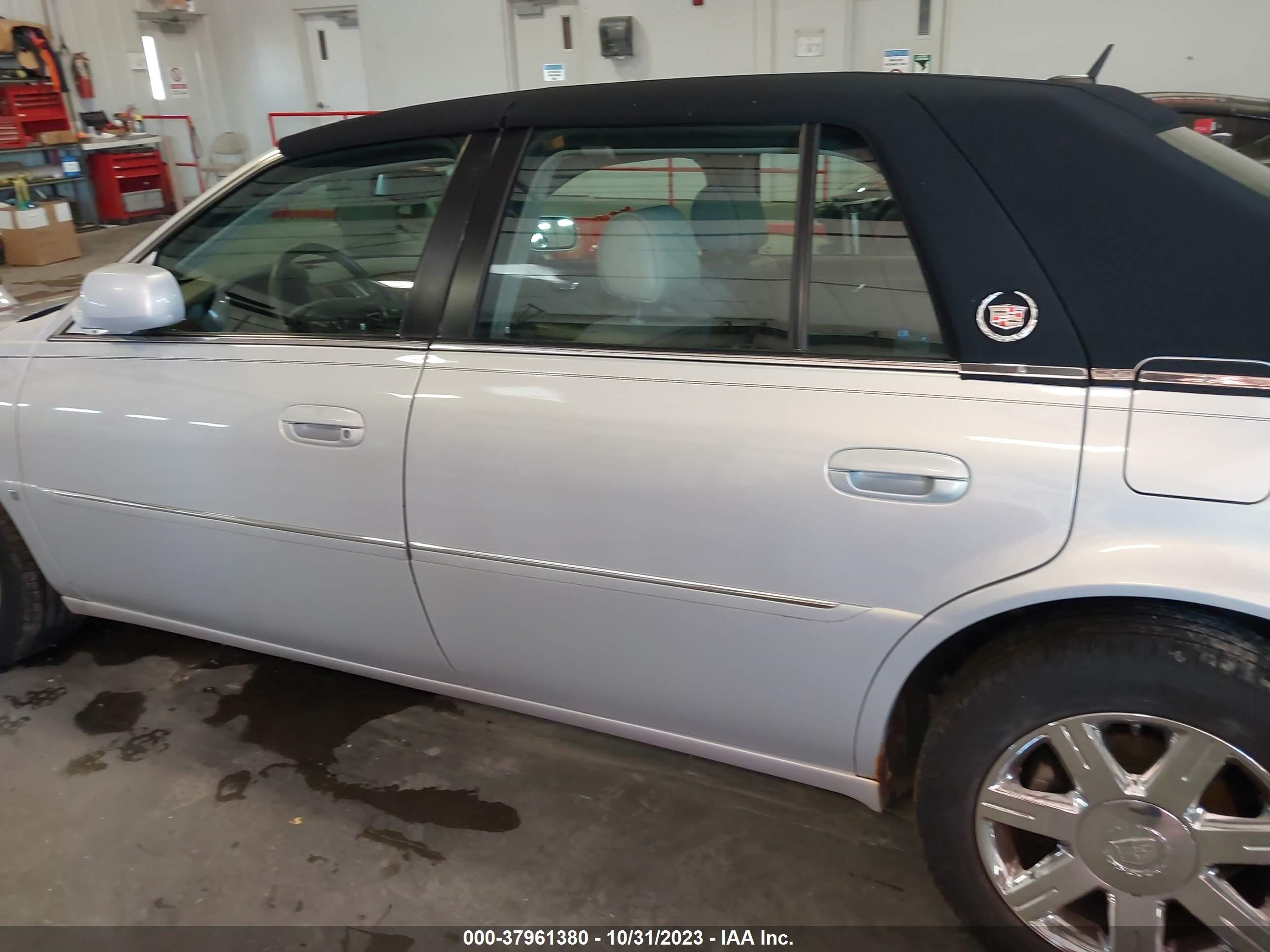 Photo 13 VIN: 1G6KD57Y56U108415 - CADILLAC DTS 