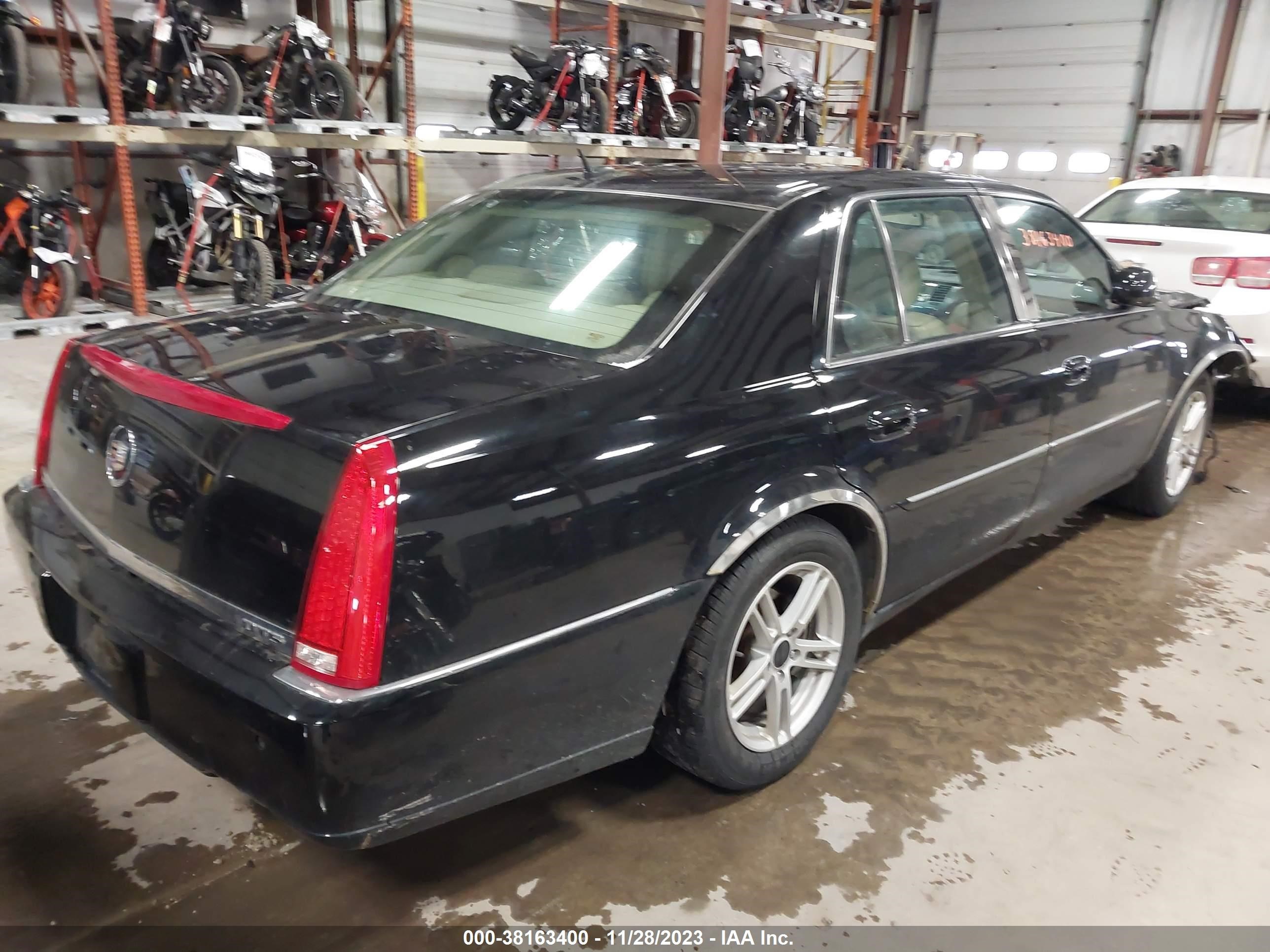 Photo 3 VIN: 1G6KD57Y57U204661 - CADILLAC DTS 