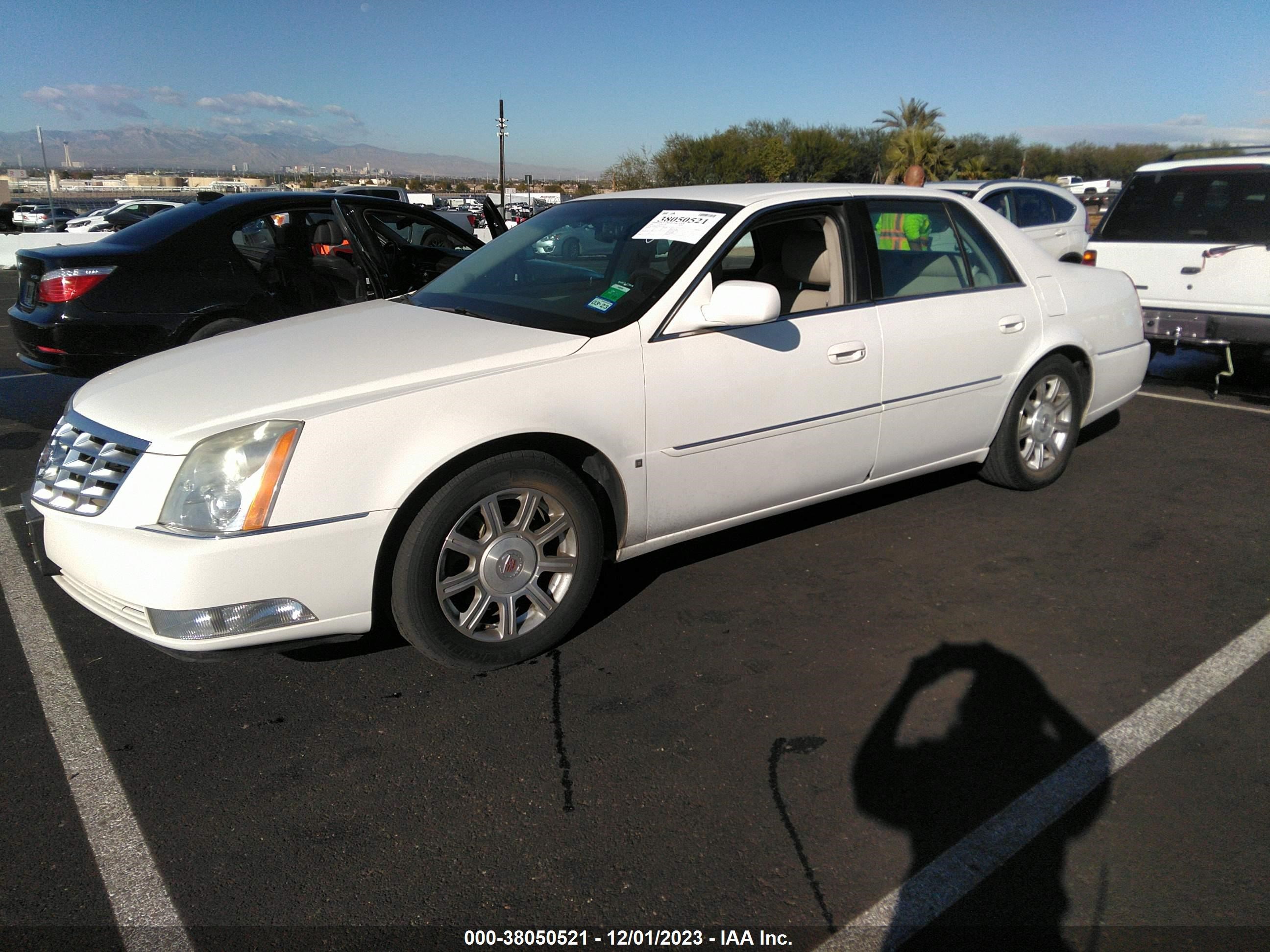 Photo 1 VIN: 1G6KD57Y58U113570 - CADILLAC DTS 