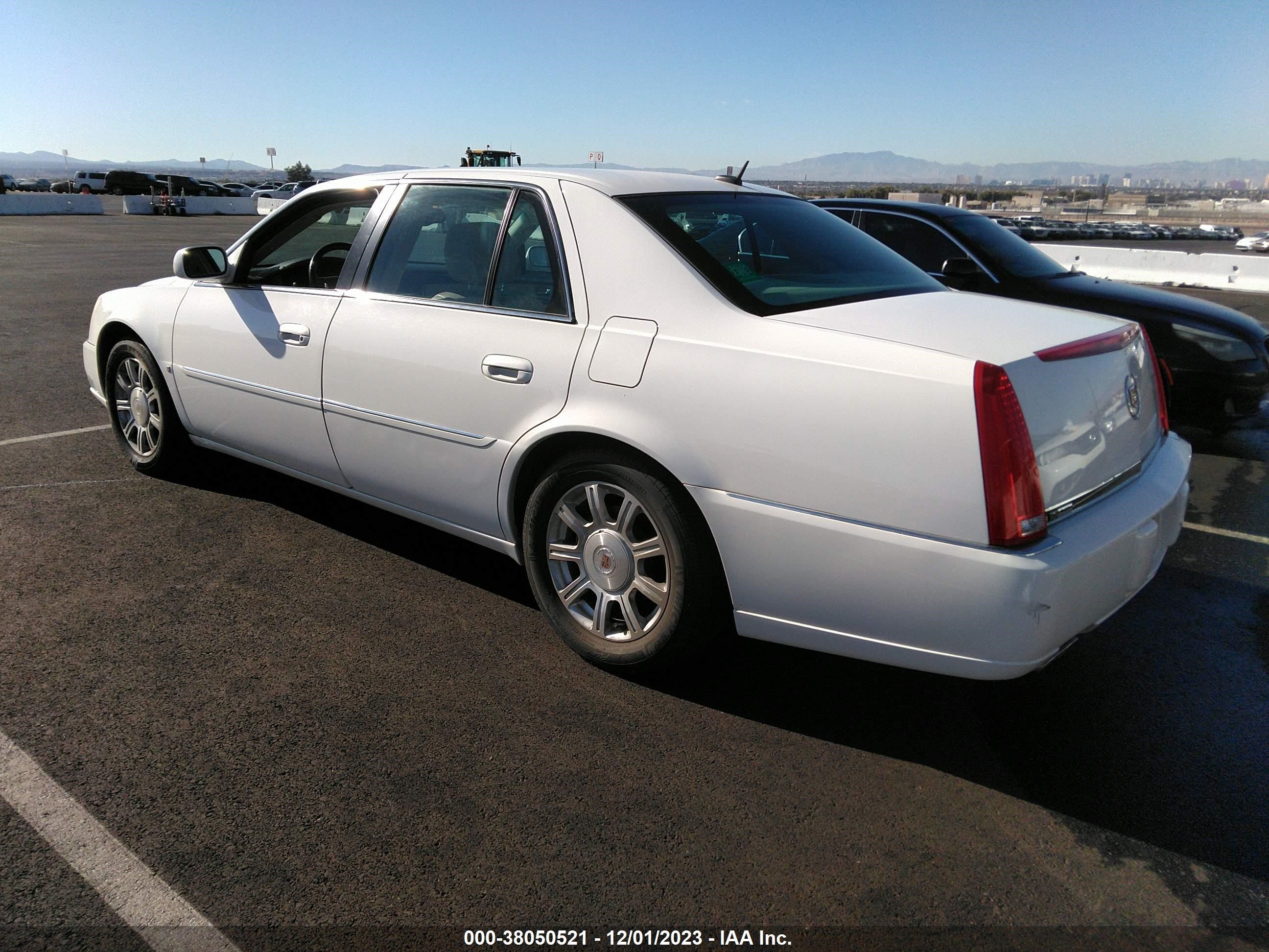 Photo 2 VIN: 1G6KD57Y58U113570 - CADILLAC DTS 