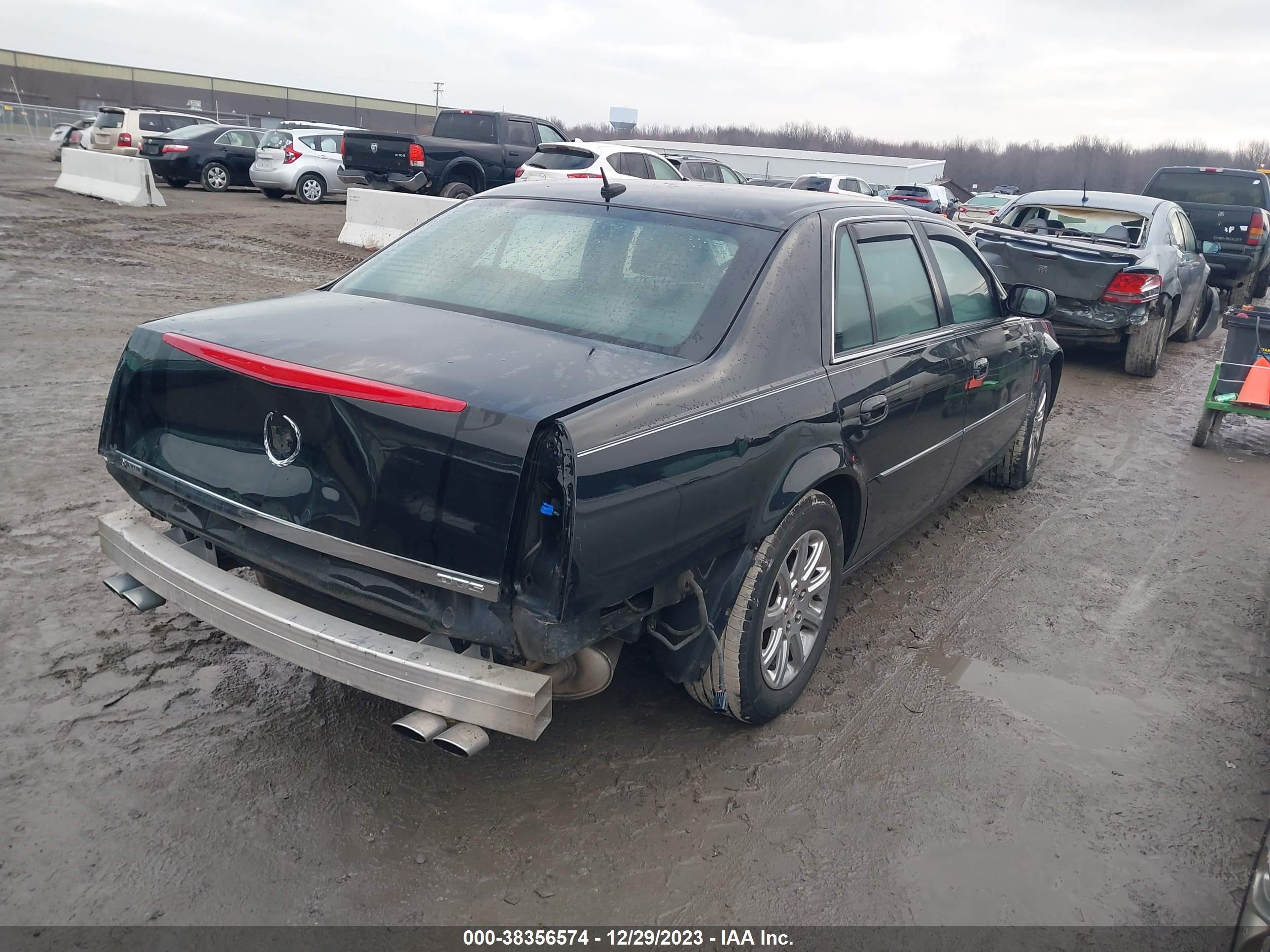 Photo 3 VIN: 1G6KD57Y58U181447 - CADILLAC DTS 