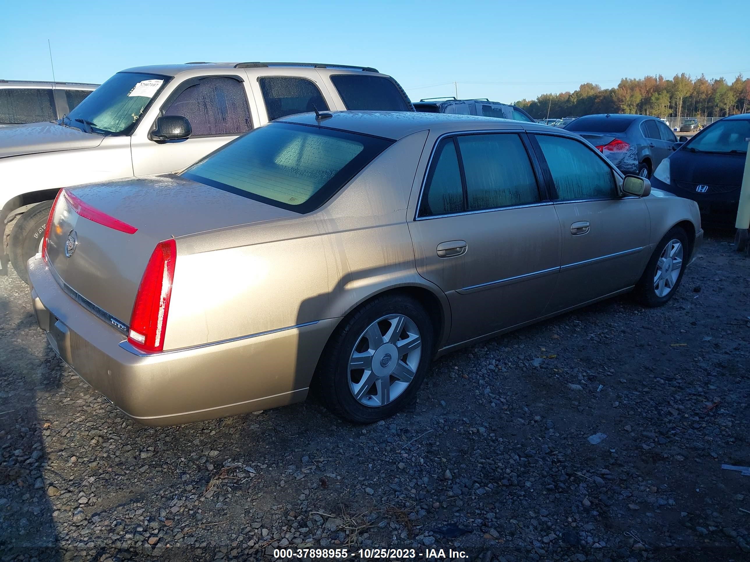 Photo 3 VIN: 1G6KD57Y66U123683 - CADILLAC DTS 