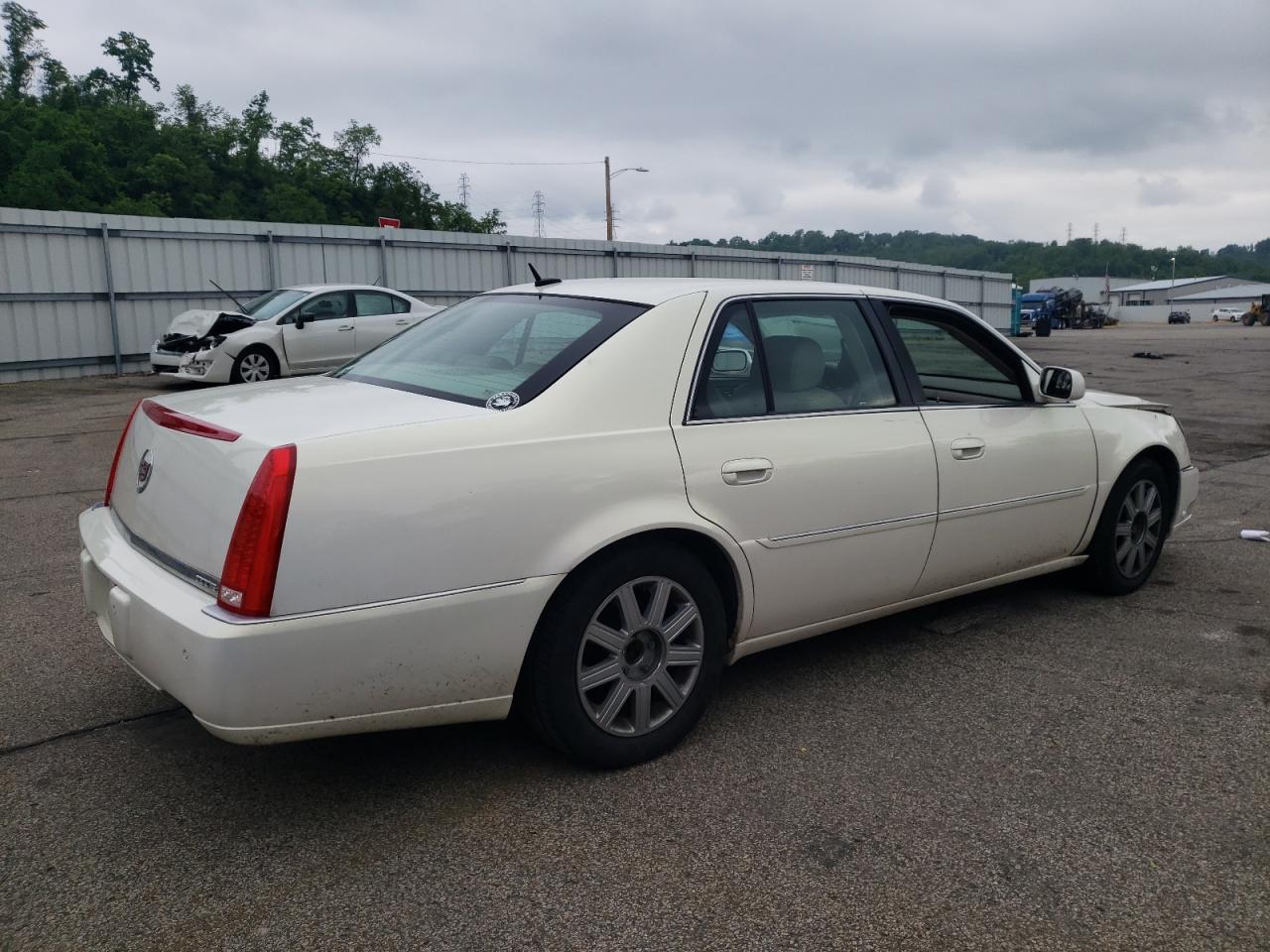 Photo 2 VIN: 1G6KD57Y66U202917 - CADILLAC DTS 