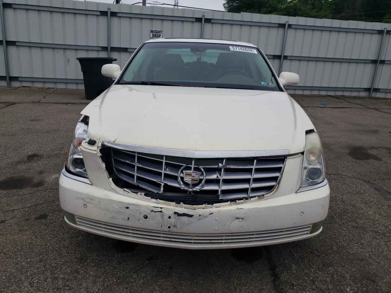 Photo 4 VIN: 1G6KD57Y66U202917 - CADILLAC DTS 