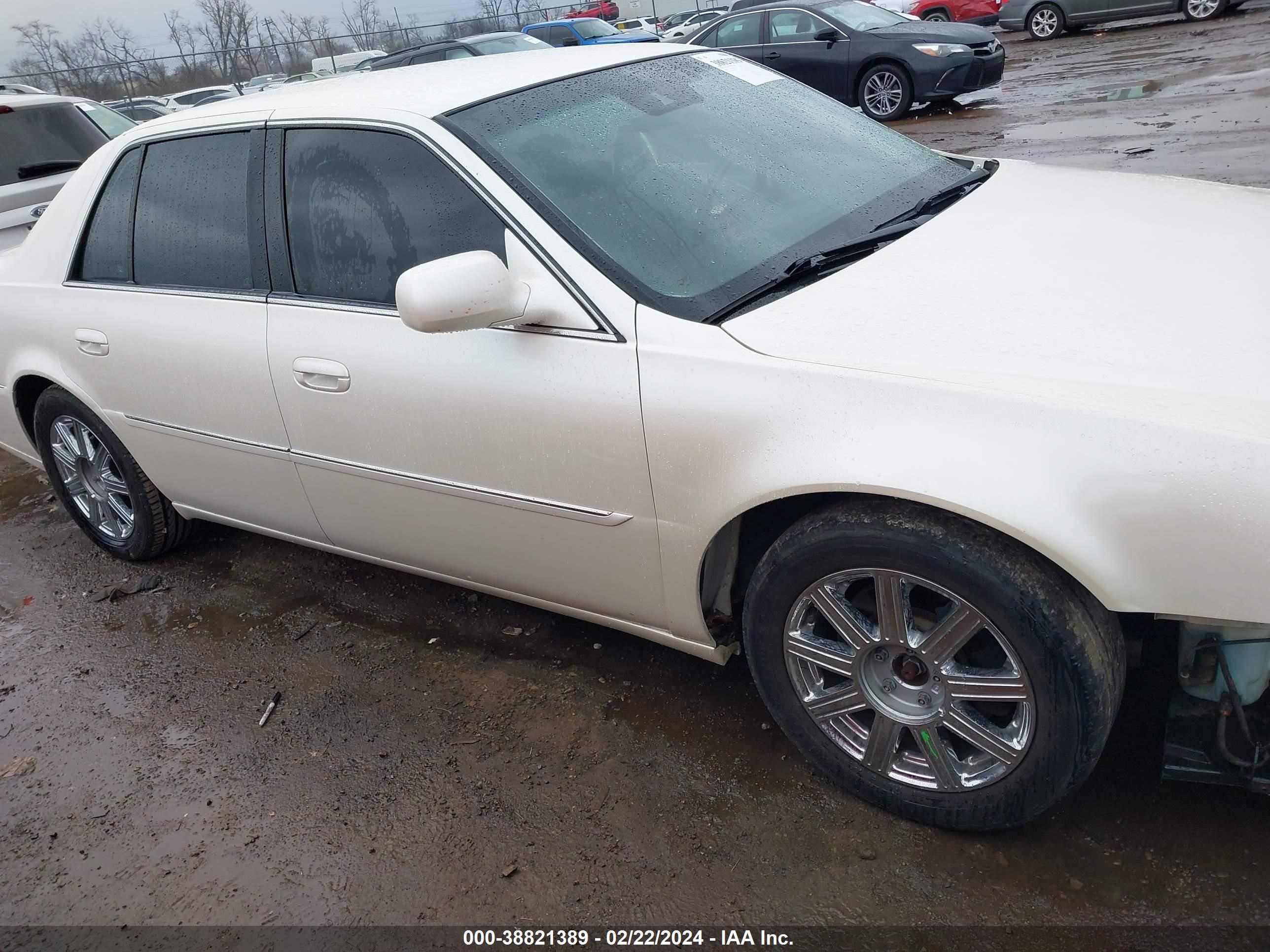 Photo 13 VIN: 1G6KD57Y68U173695 - CADILLAC DTS 