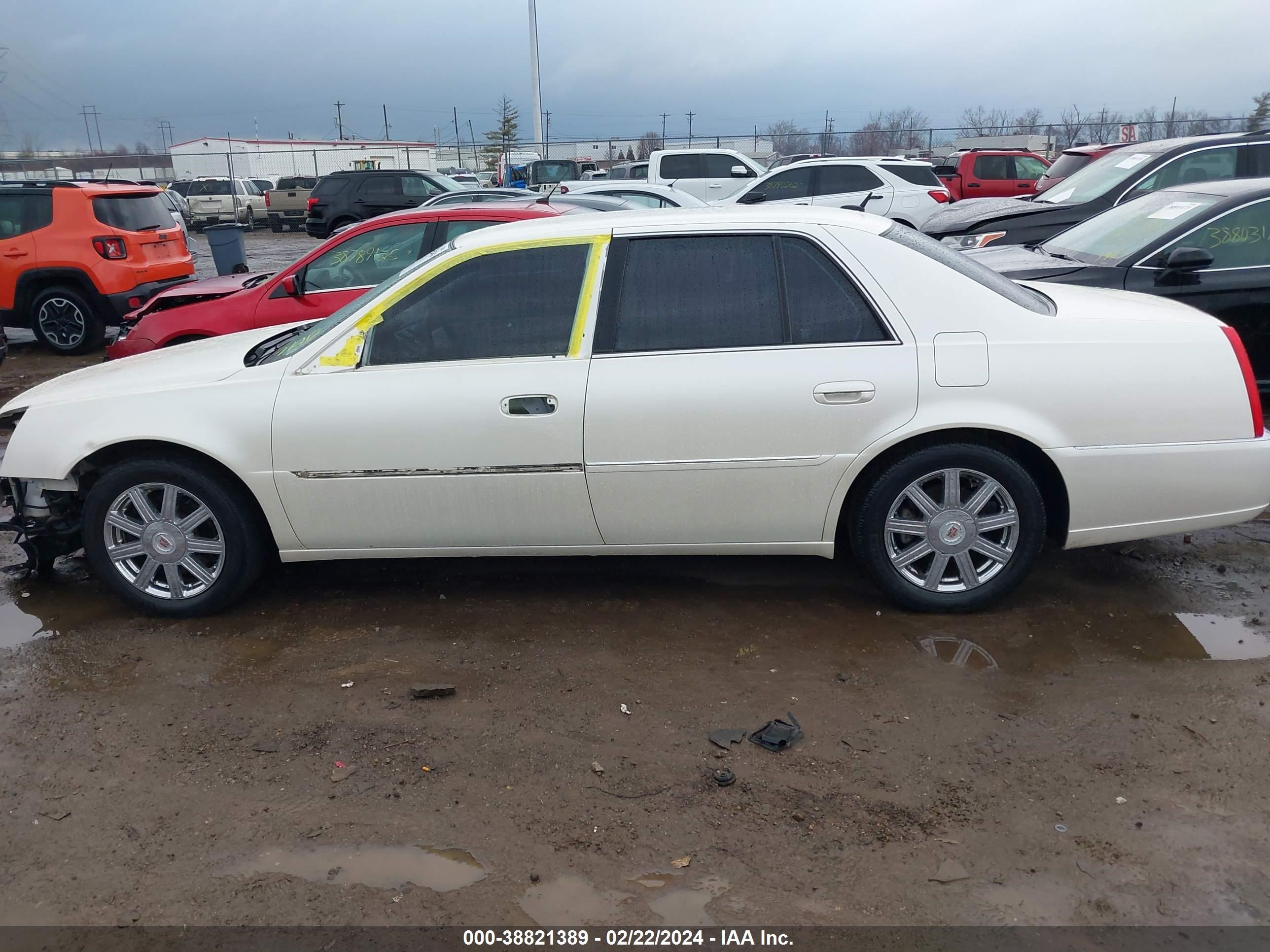 Photo 14 VIN: 1G6KD57Y68U173695 - CADILLAC DTS 