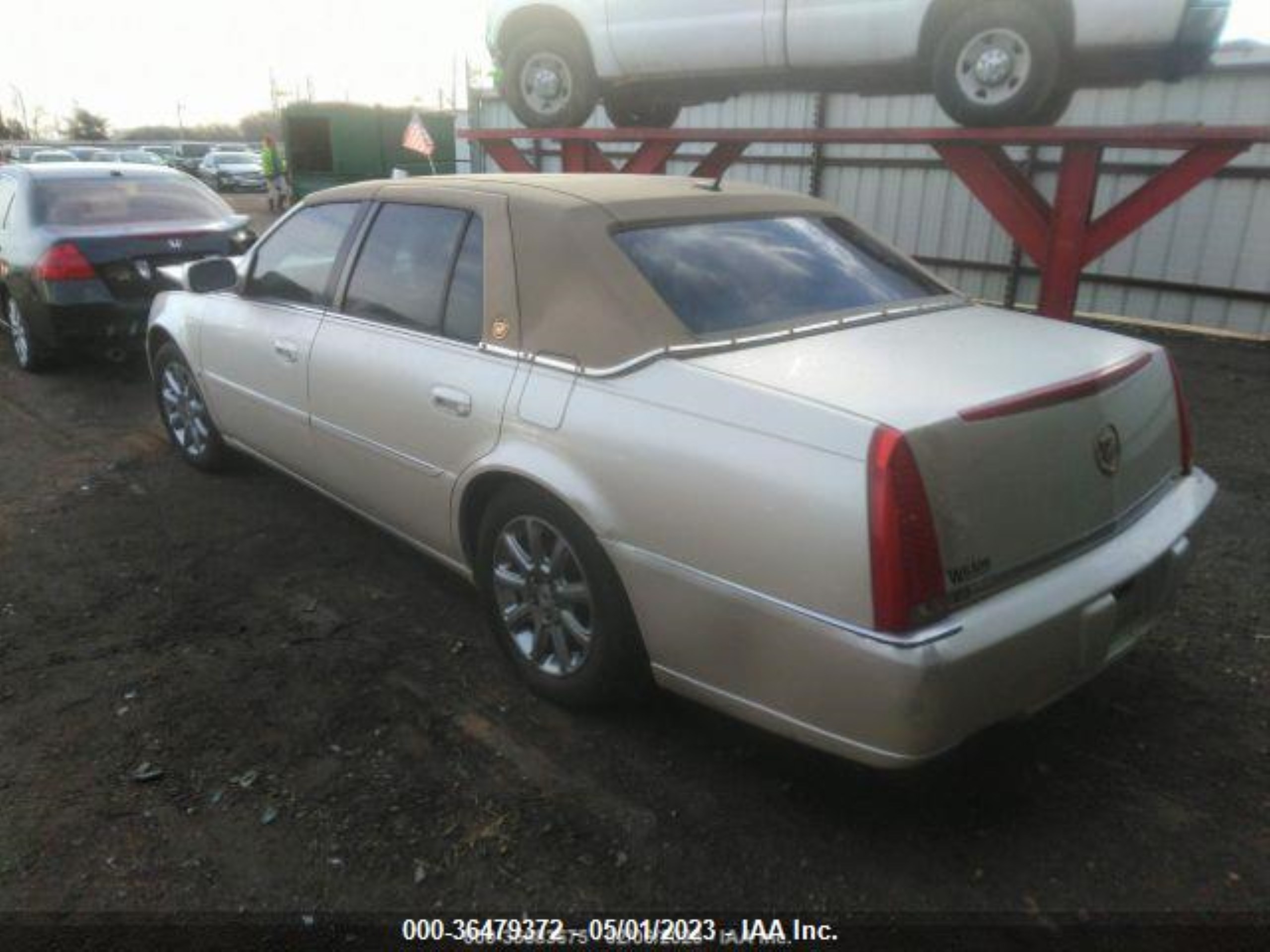 Photo 2 VIN: 1G6KD57Y68U180887 - CADILLAC DTS 