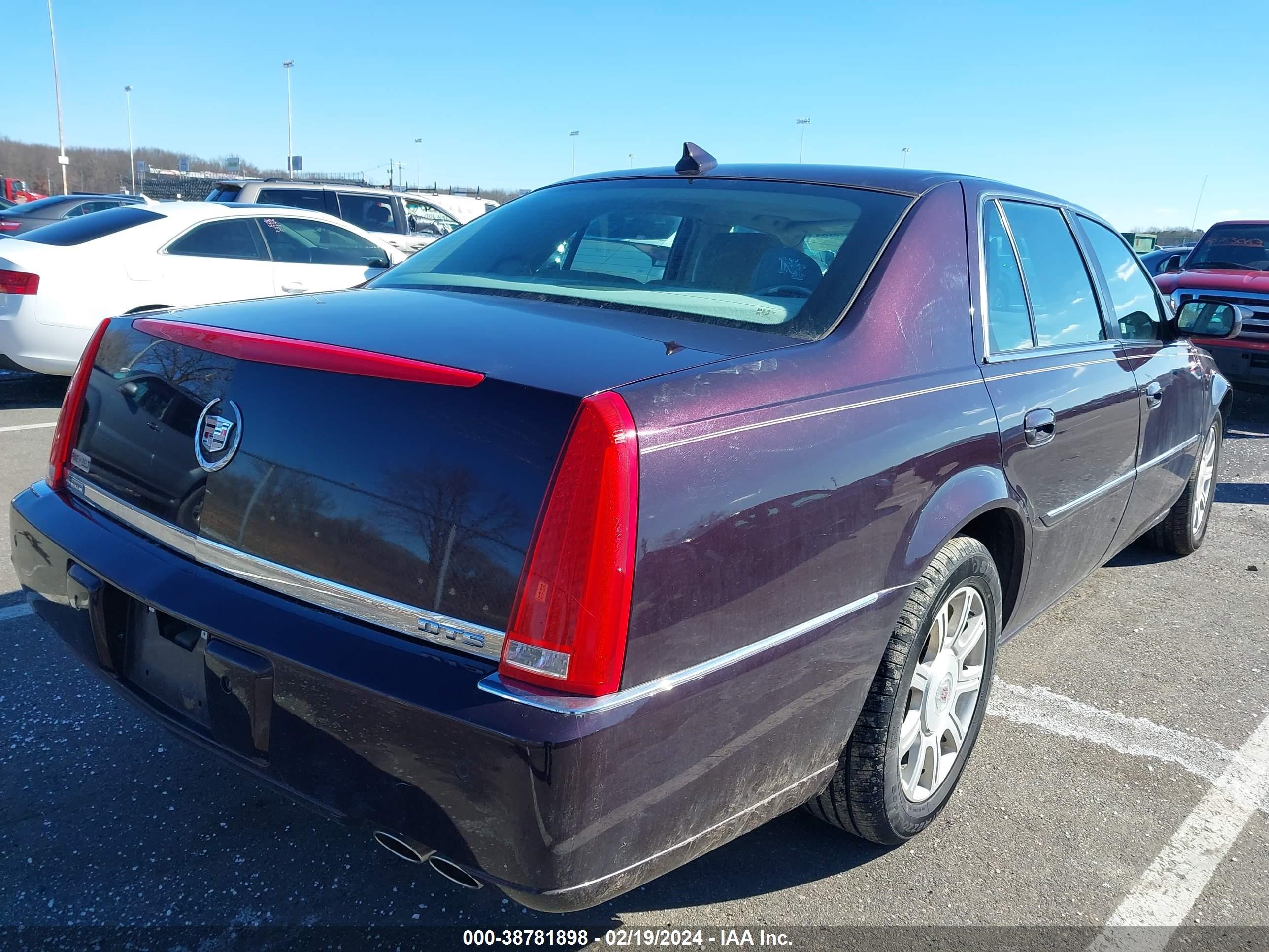 Photo 3 VIN: 1G6KD57Y69U115037 - CADILLAC DTS 