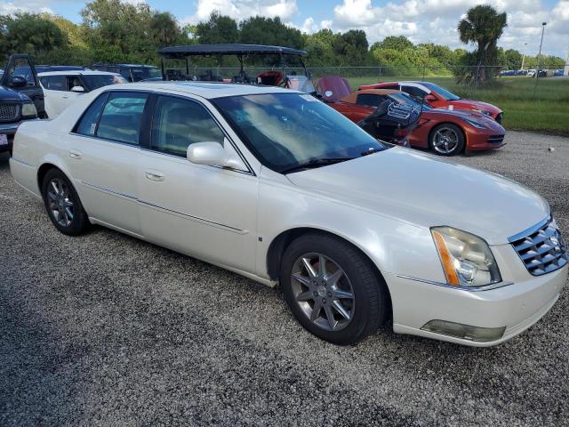 Photo 3 VIN: 1G6KD57Y78U157814 - CADILLAC DTS 