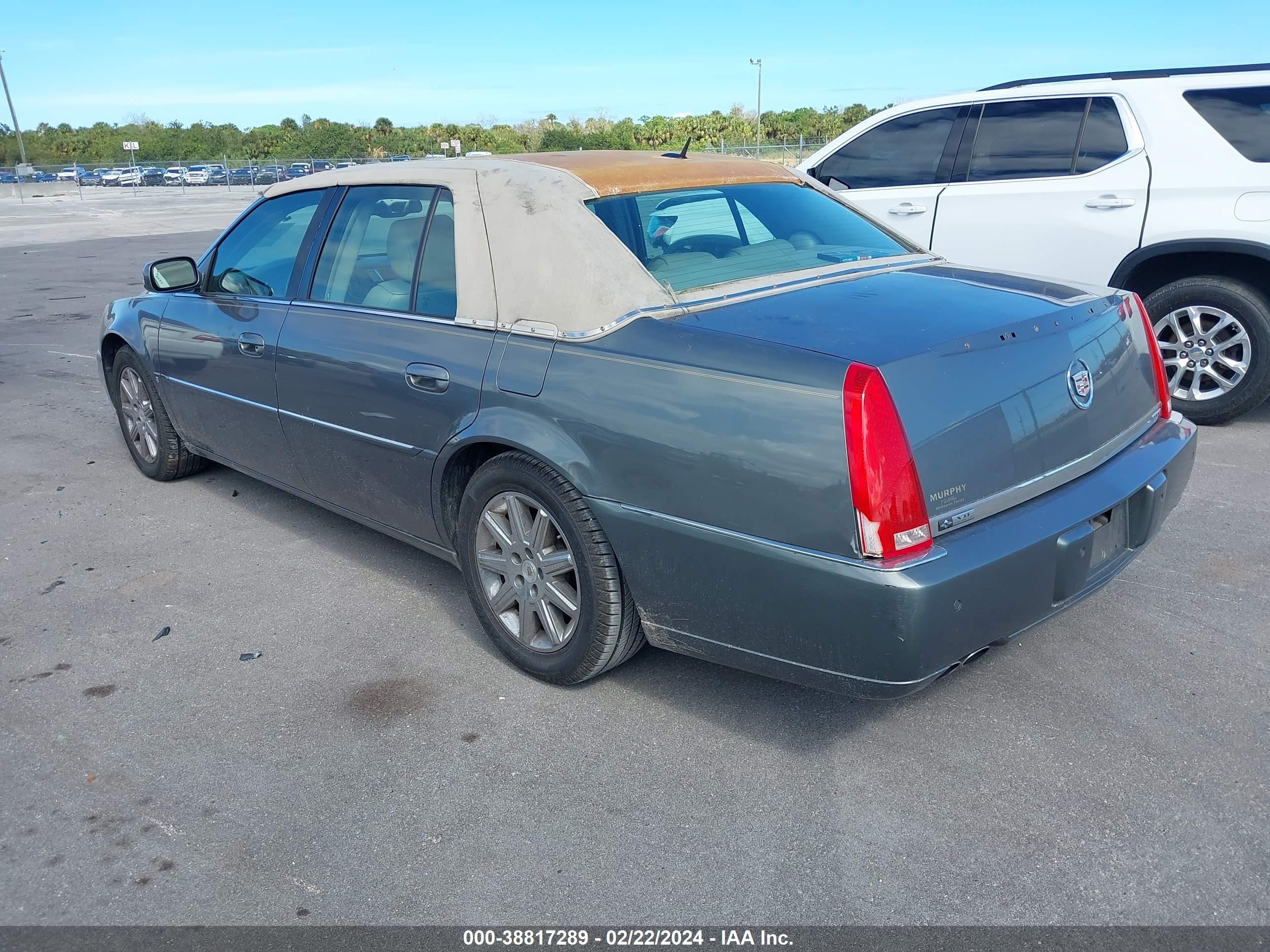 Photo 2 VIN: 1G6KD57Y78U174435 - CADILLAC DTS 