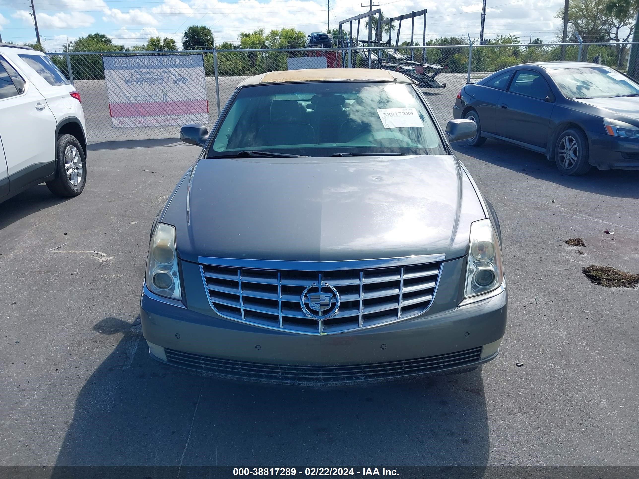 Photo 5 VIN: 1G6KD57Y78U174435 - CADILLAC DTS 