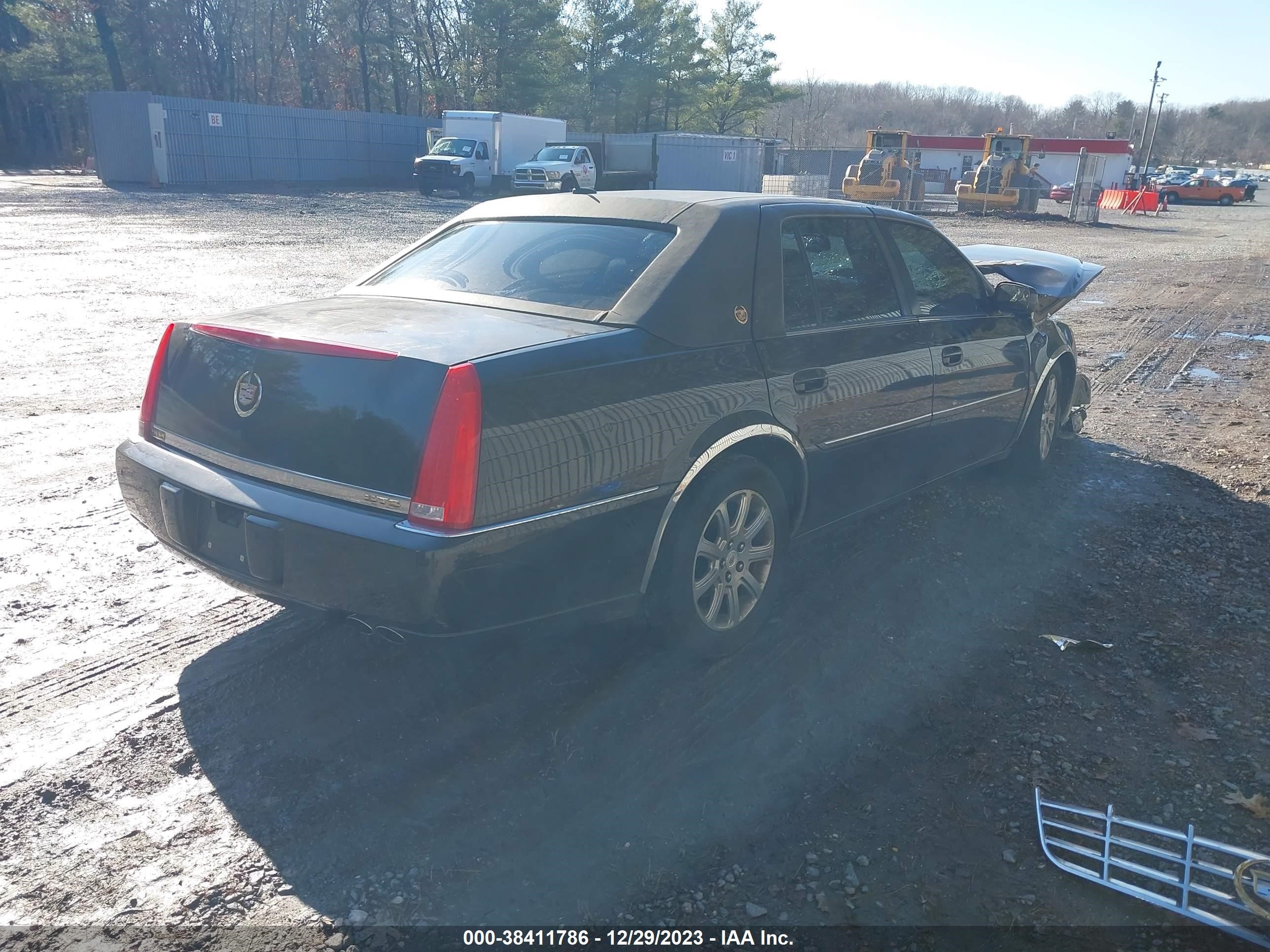 Photo 3 VIN: 1G6KD57Y78U208972 - CADILLAC DTS 