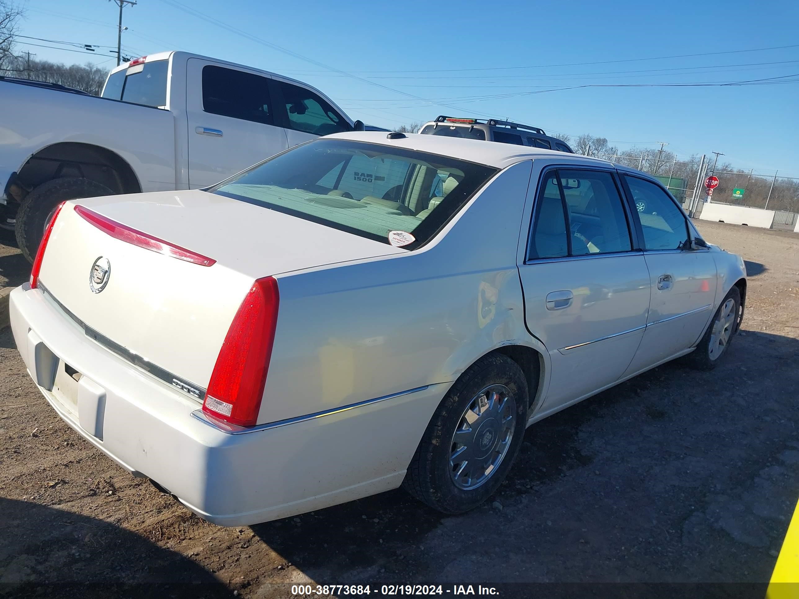 Photo 3 VIN: 1G6KD57Y86U205270 - CADILLAC DTS 